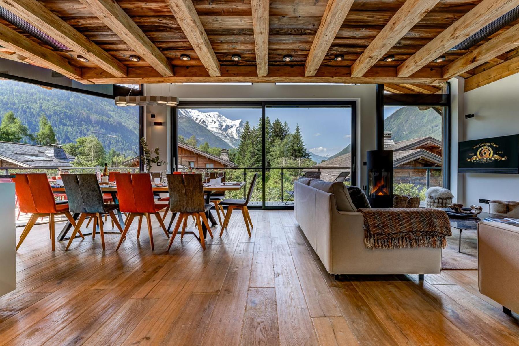 Chalet Red Fox view 2