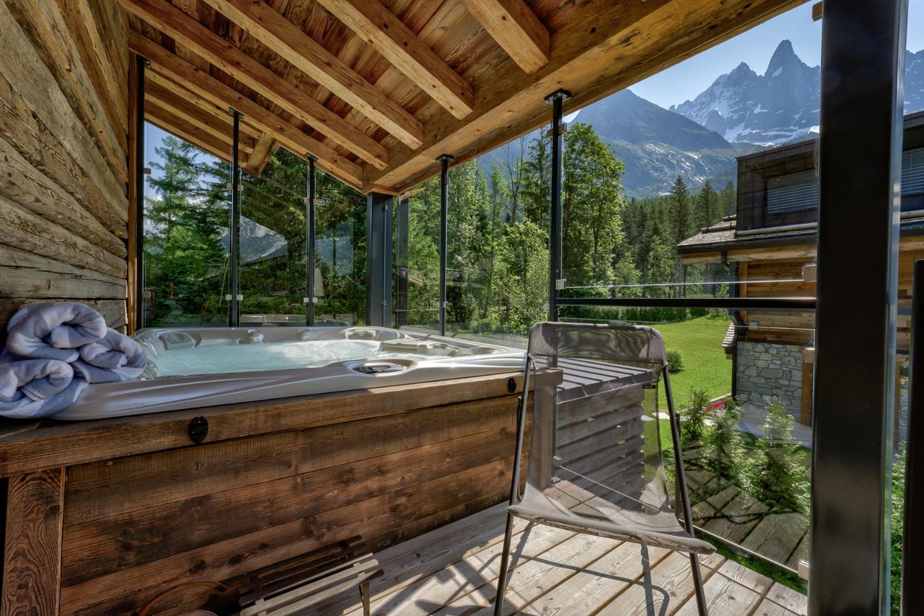 Chalet Red Fox view 4
