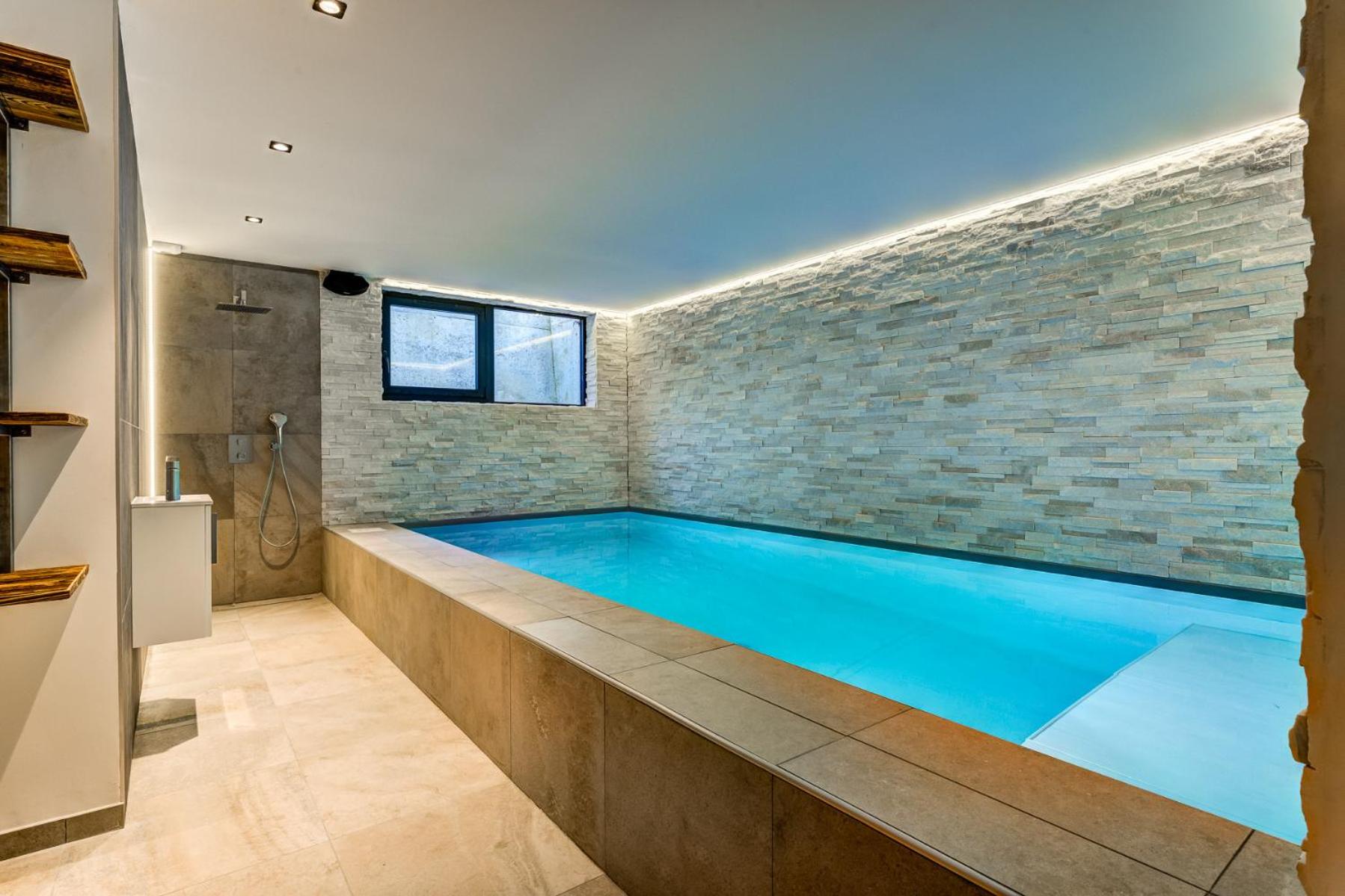 Chalet Red Fox view 5