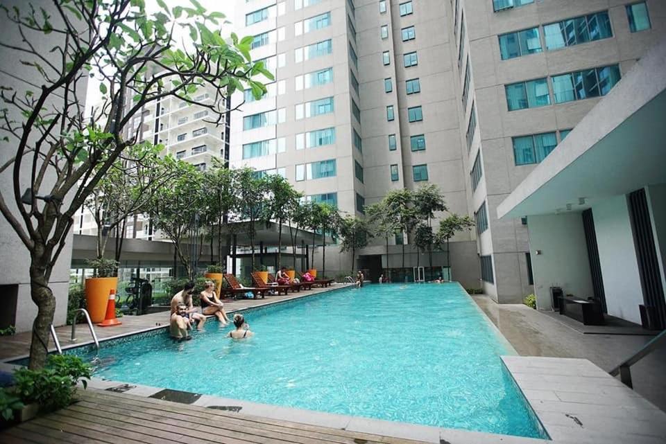 Mercu Summer Suites by Cozy place
