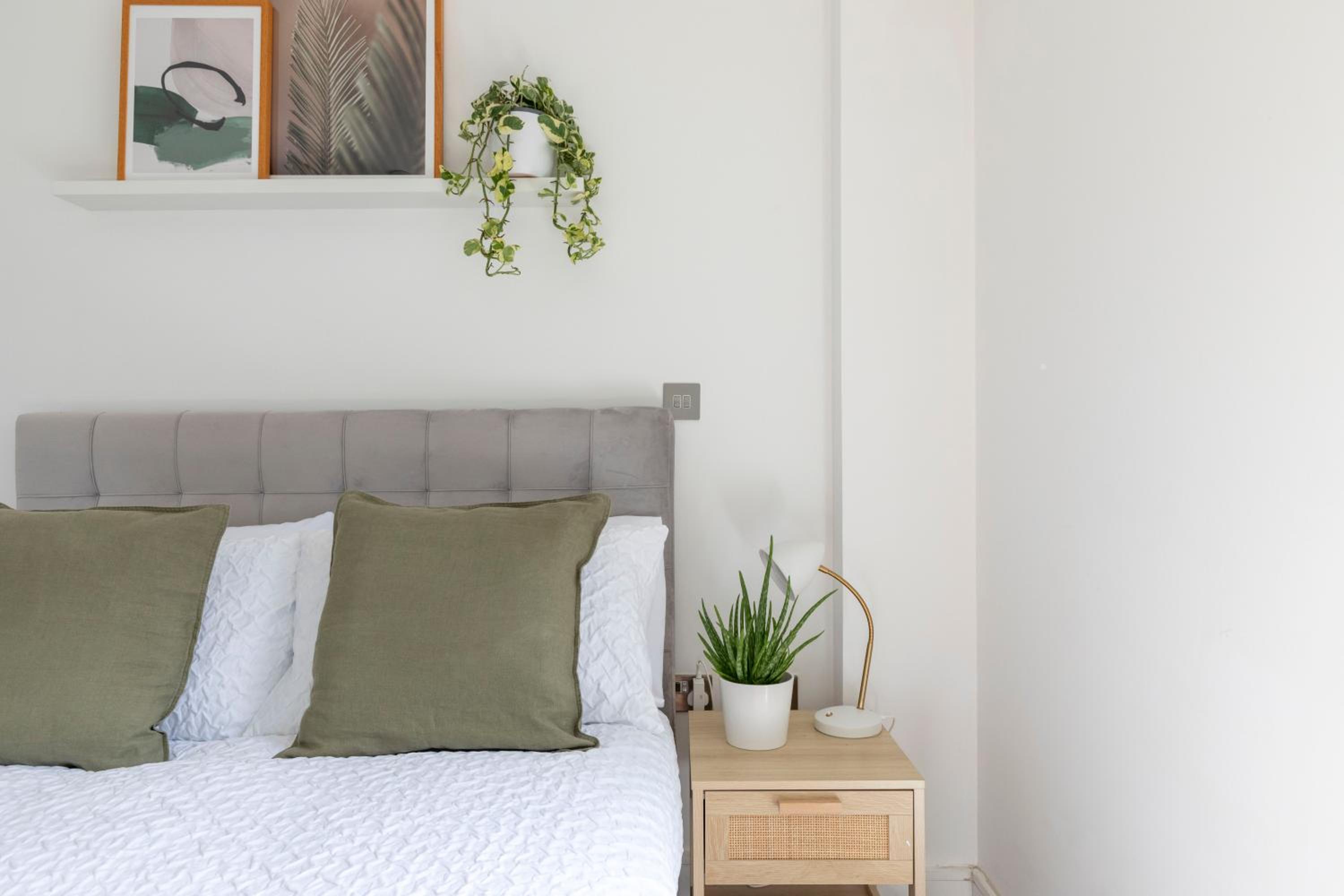 MODERN LUXE APT just 10 MINS from TOWER BRIDGE! EASY ACCESS TO TUBE AND BUS