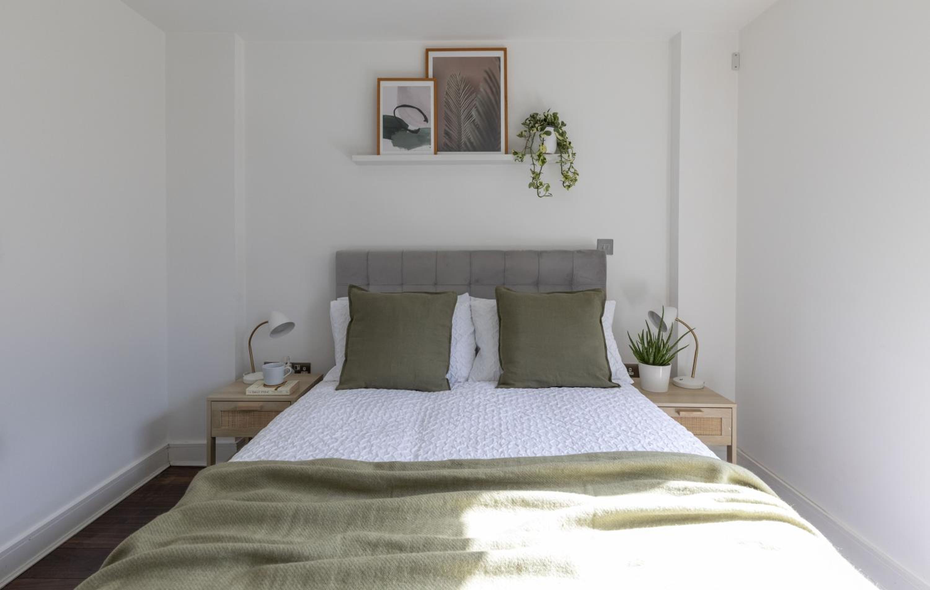 MODERN LUXE APT just 10 MINS from TOWER BRIDGE! EASY ACCESS TO TUBE AND BUS