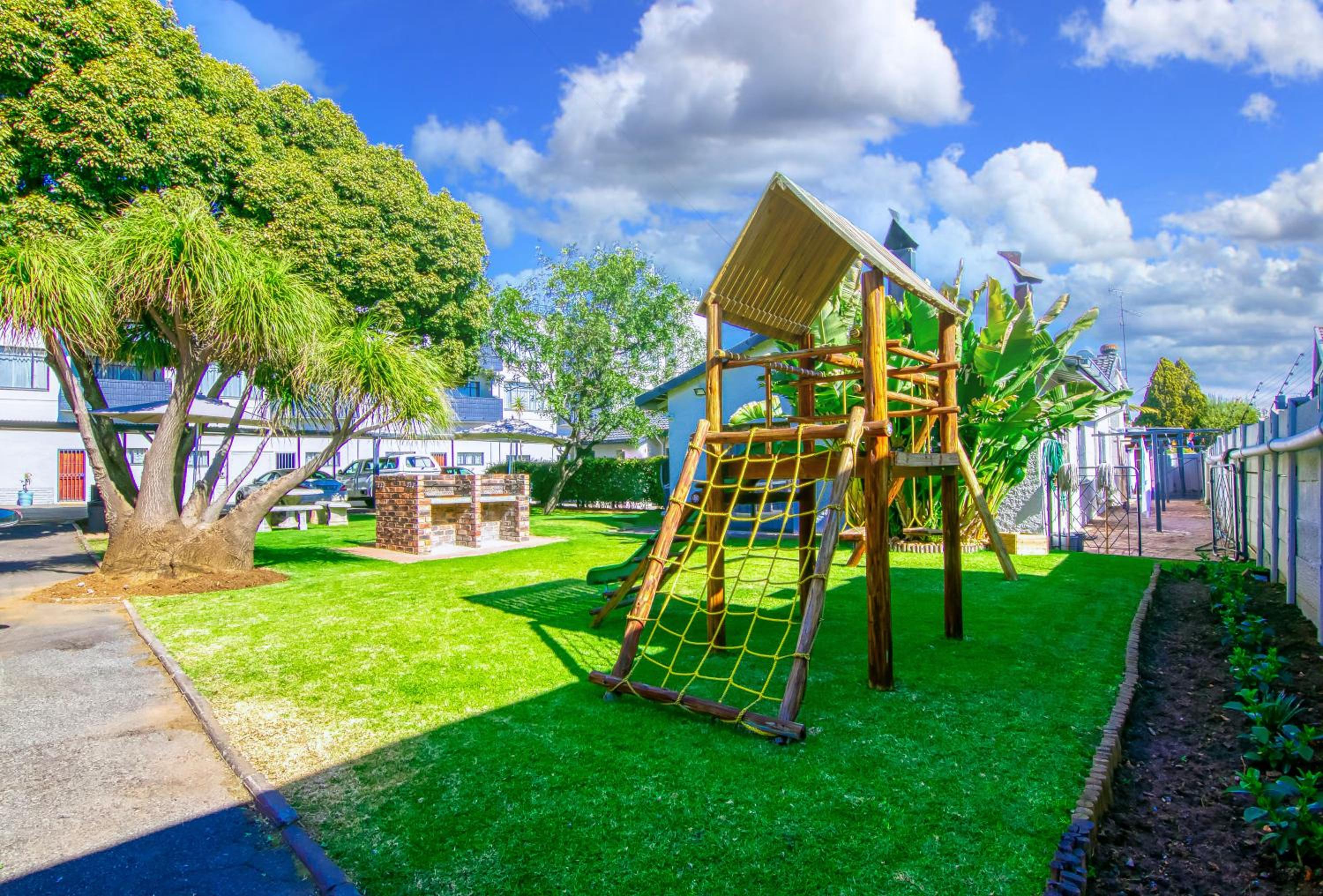 BM Gardens