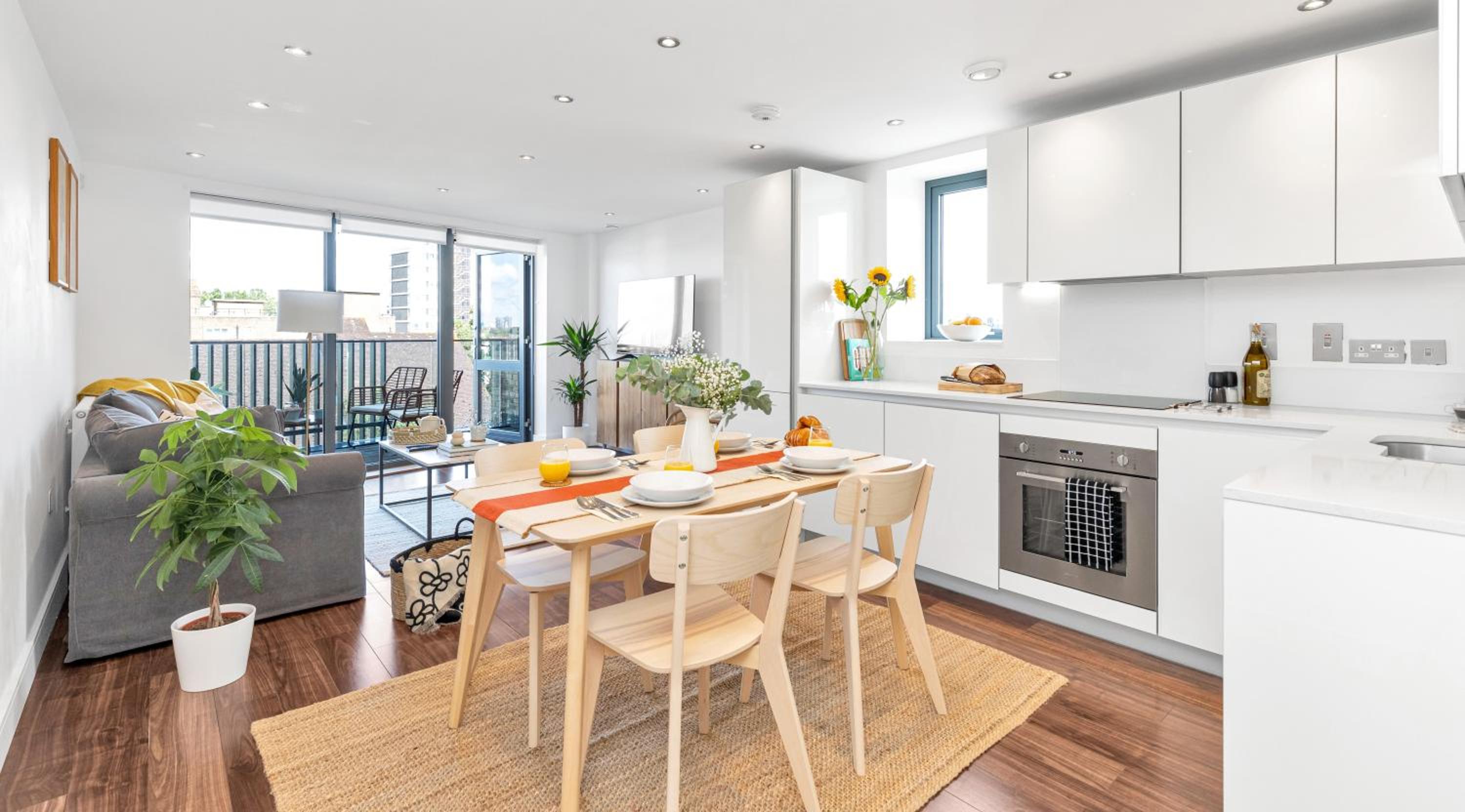 MODERN LUXE APT just 10 MINS from TOWER BRIDGE! EASY ACCESS TO TUBE AND BUS