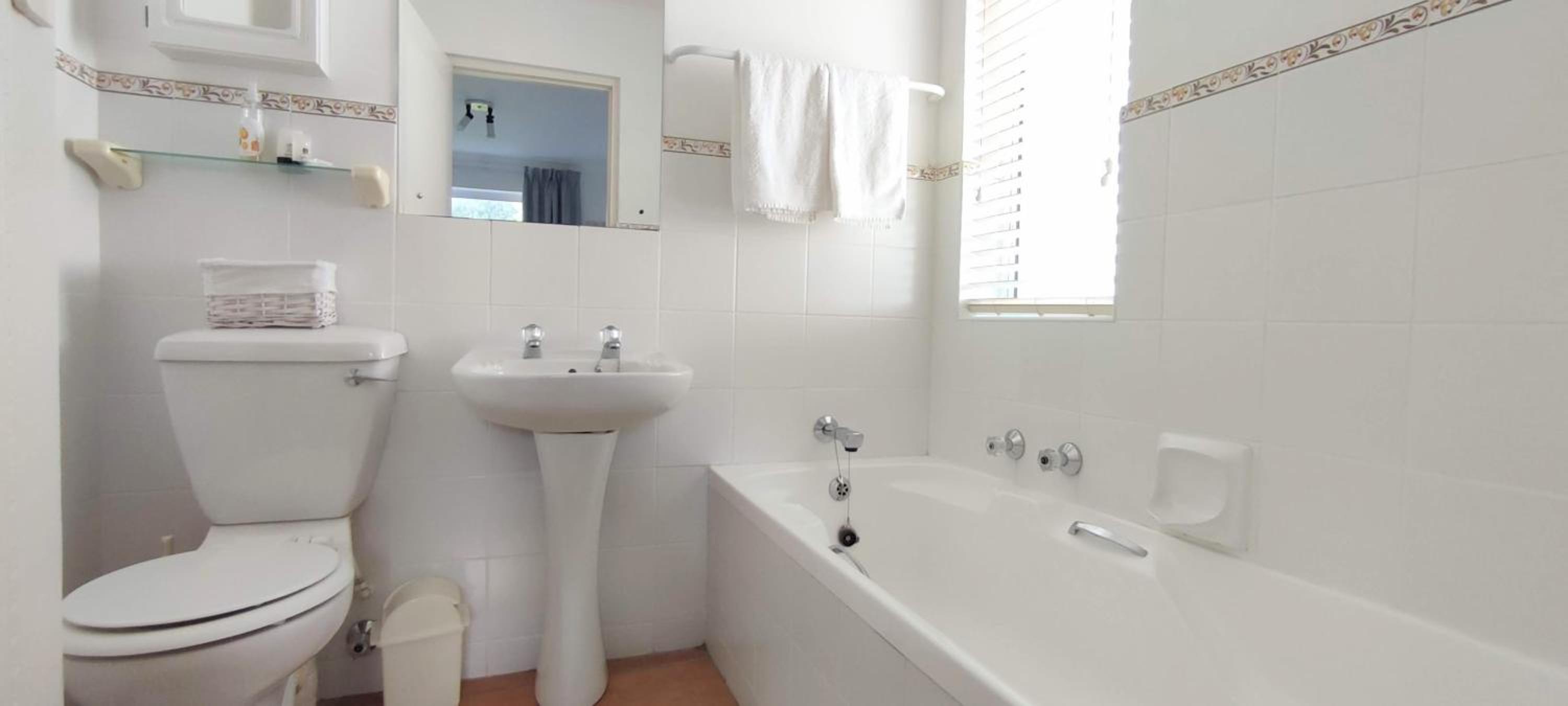The River Club Loft - 6 sleeper, Swimming Pool, 2 min to Robberg Beach