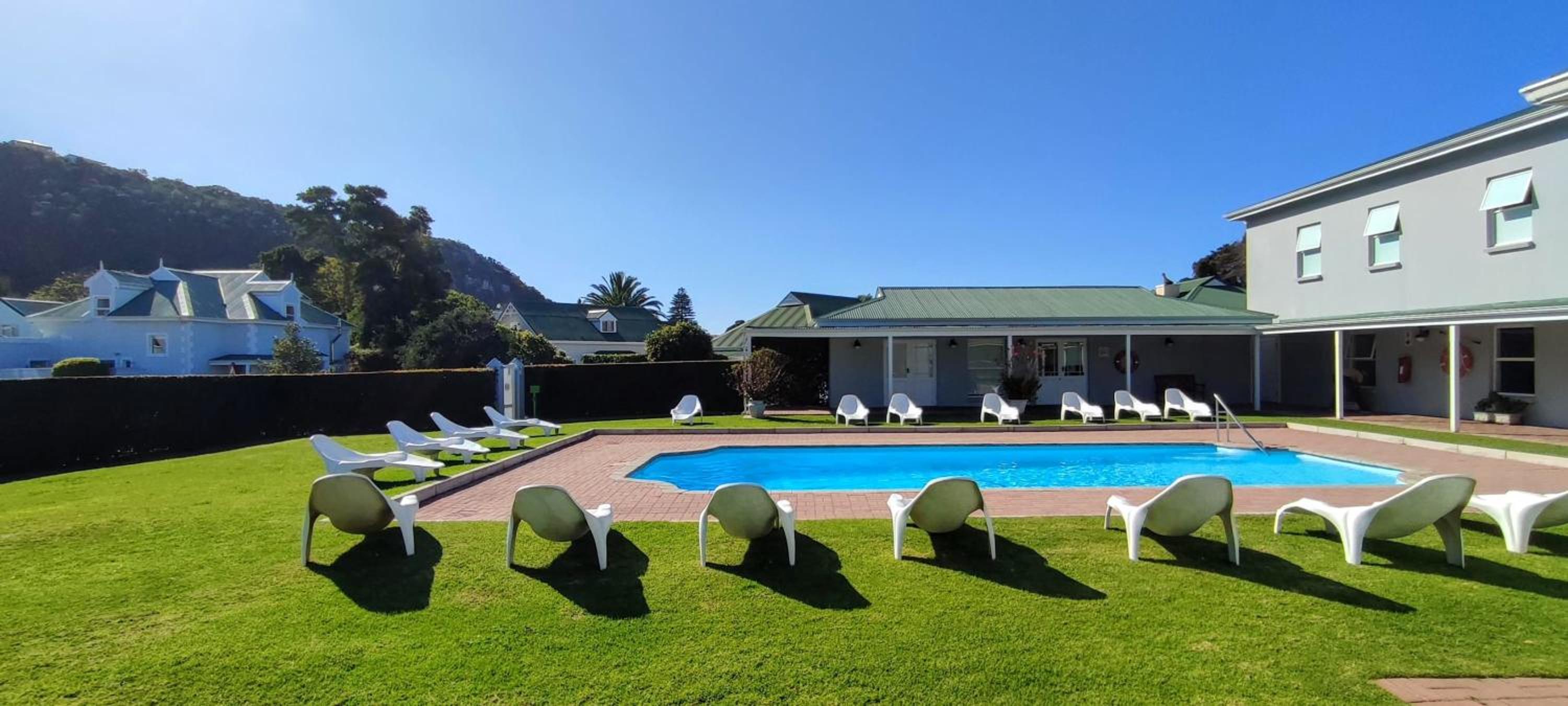 The River Club Loft - 6 sleeper, Swimming Pool, 2 min to Robberg Beach