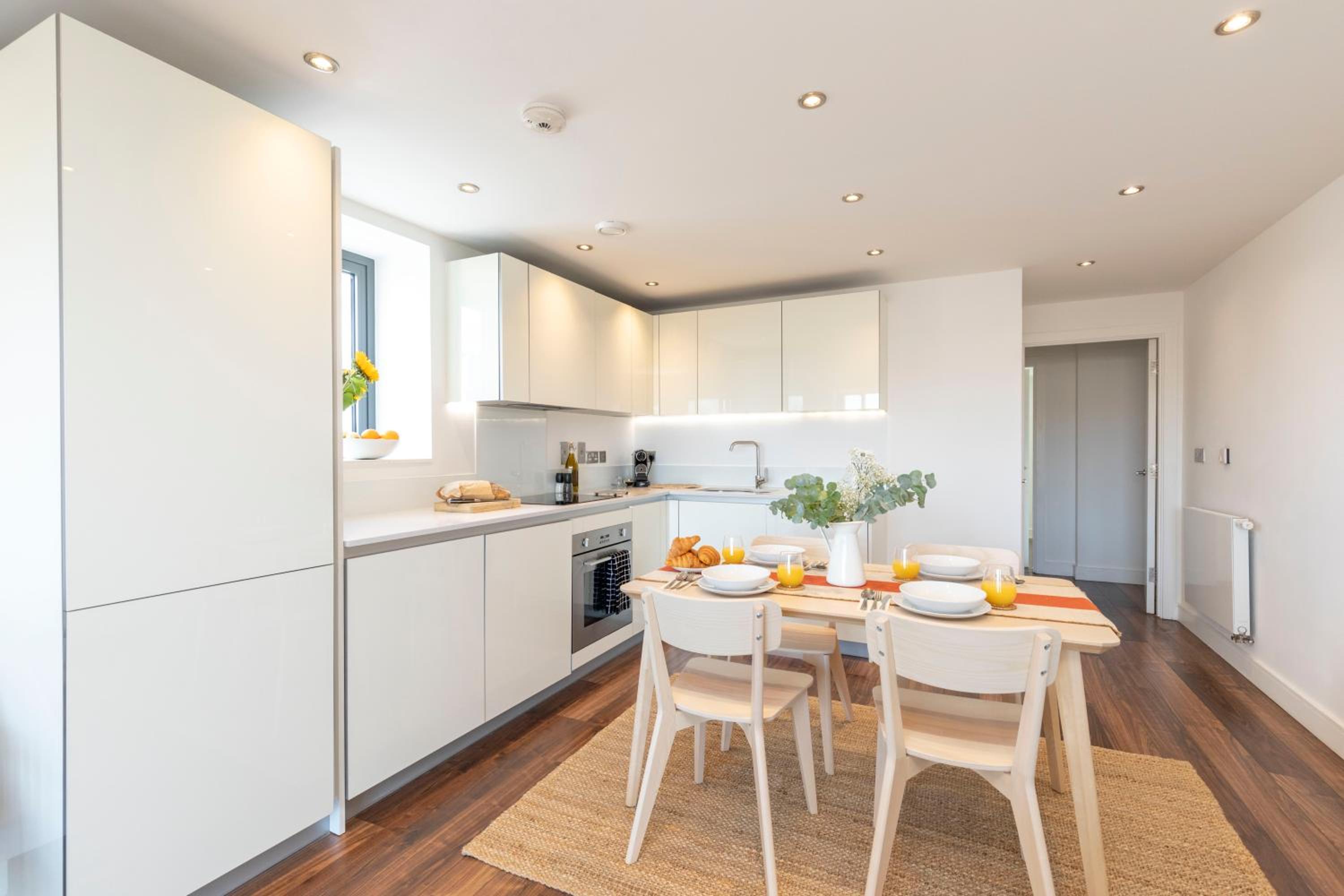 MODERN LUXE APT just 10 MINS from TOWER BRIDGE! EASY ACCESS TO TUBE AND BUS