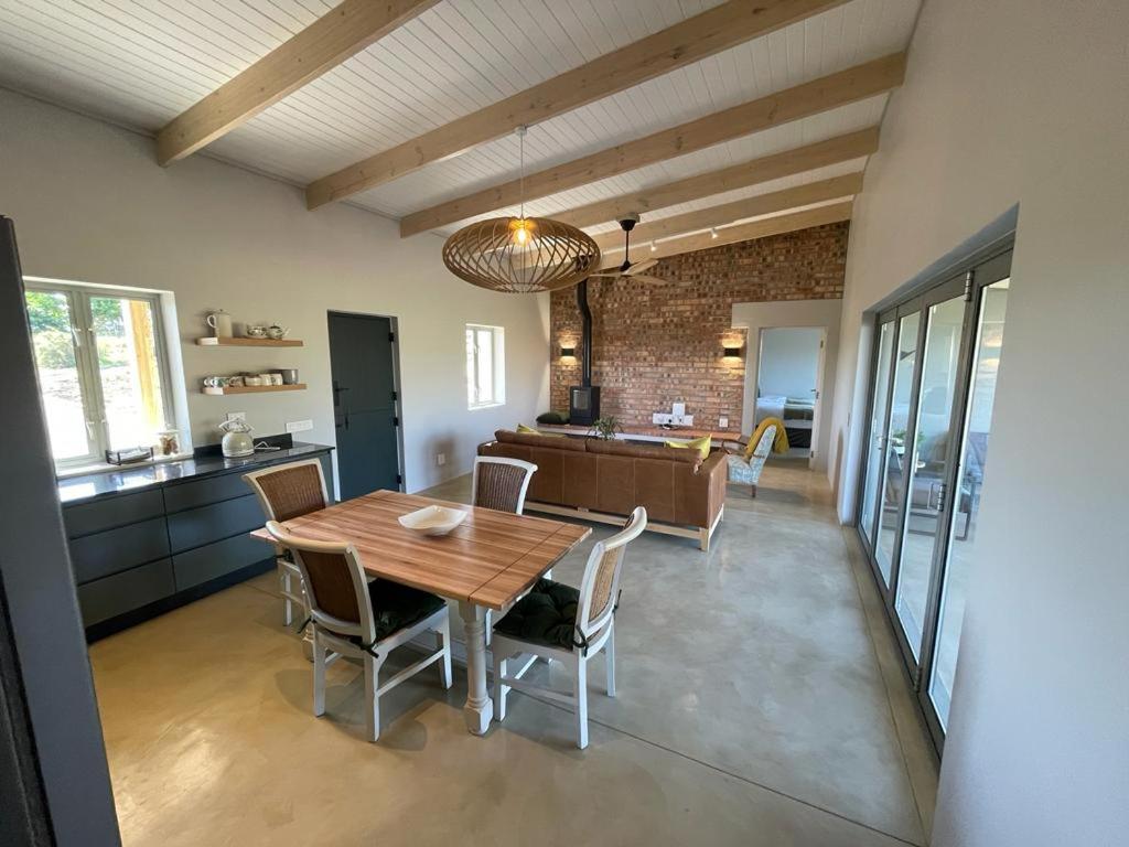 Windon vineyard farmhouse view 3