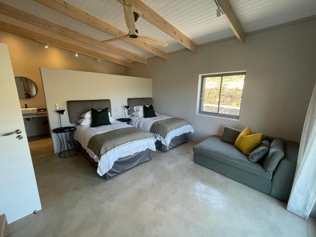 Windon vineyard farmhouse view 5