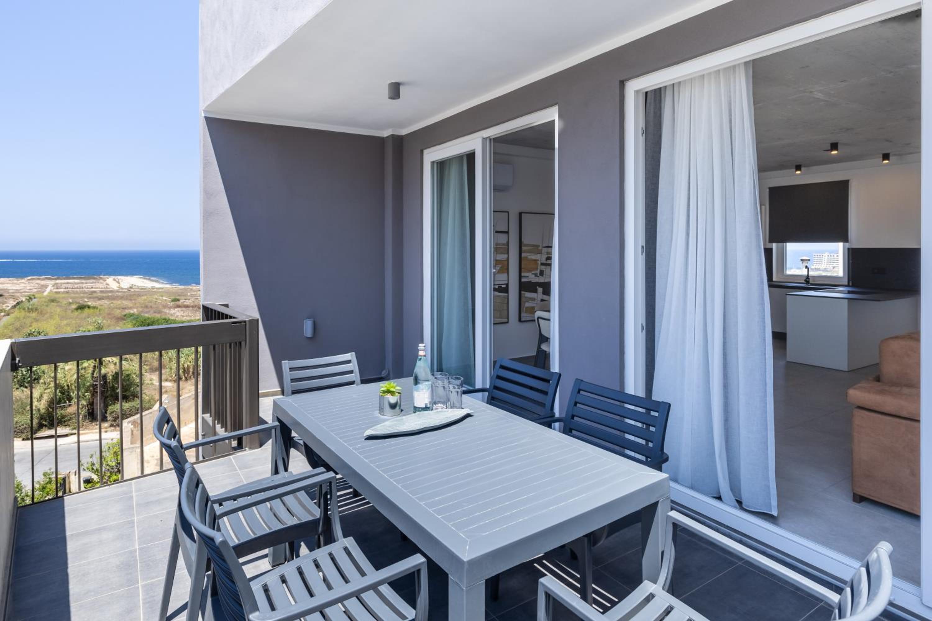 Seaside Luxury in Pembroke St Julians photo 2