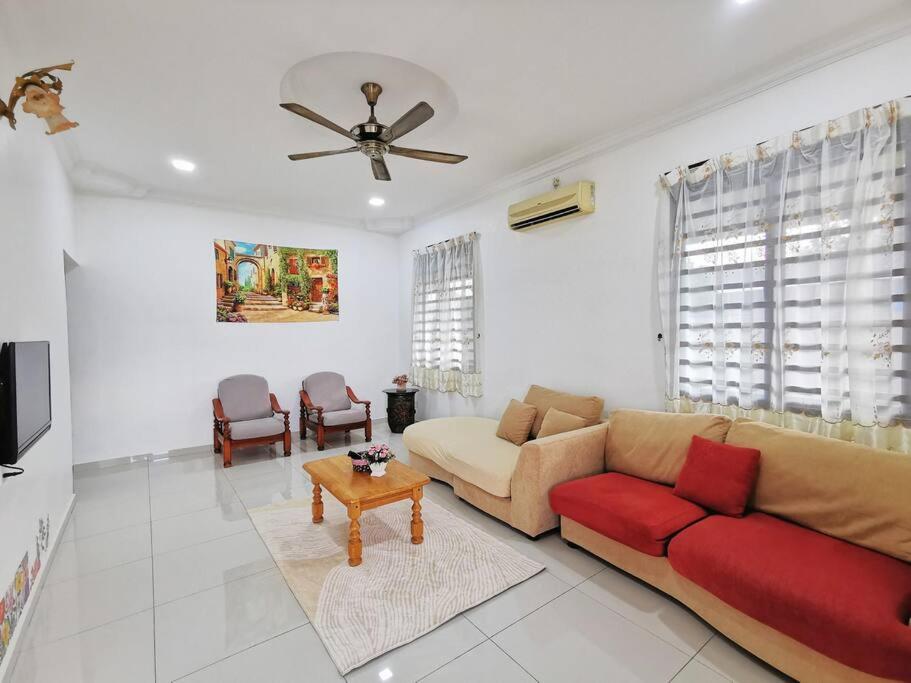 Ipoh stadium 1min/wahkeongpark simee 18pax bungalow cottage photo 1