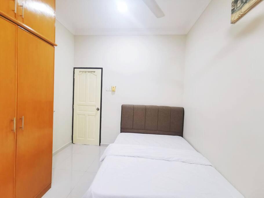 Ipoh stadium 1min/wahkeongpark simee 18pax bungalow cottage photo 3