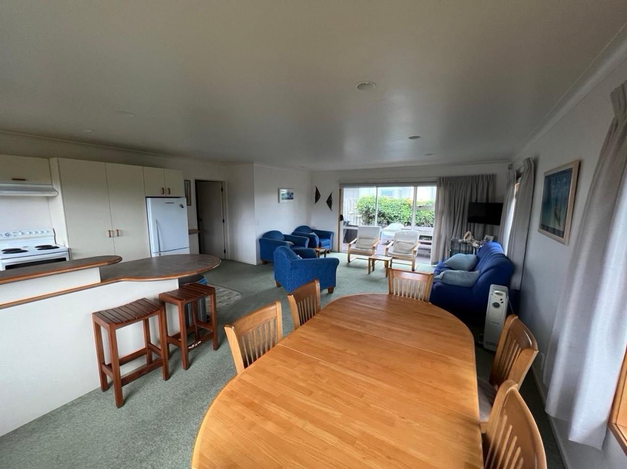 Baskervilla - Whangamata Holiday Home view 4