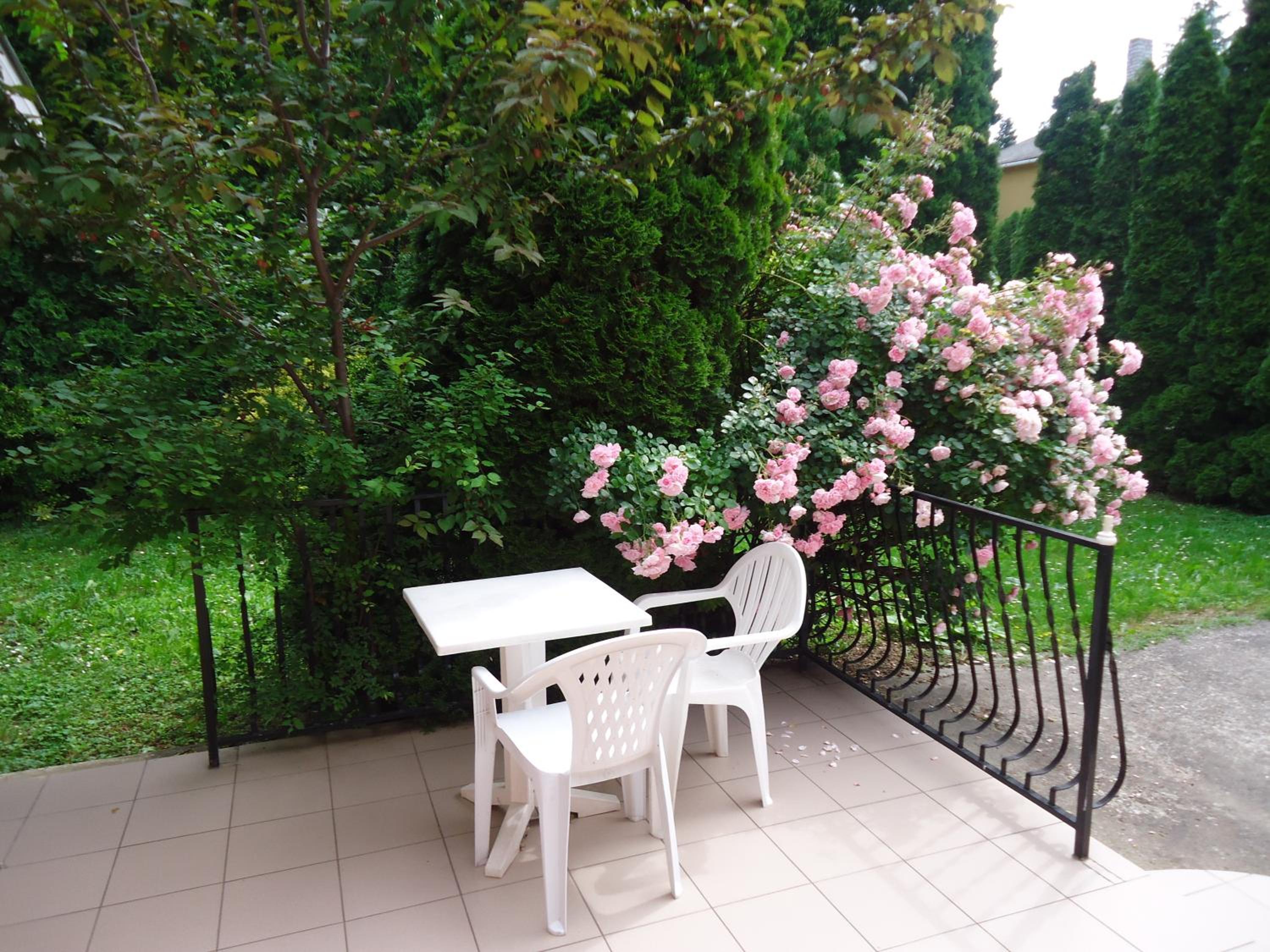 Holiday Apartmanház view 5