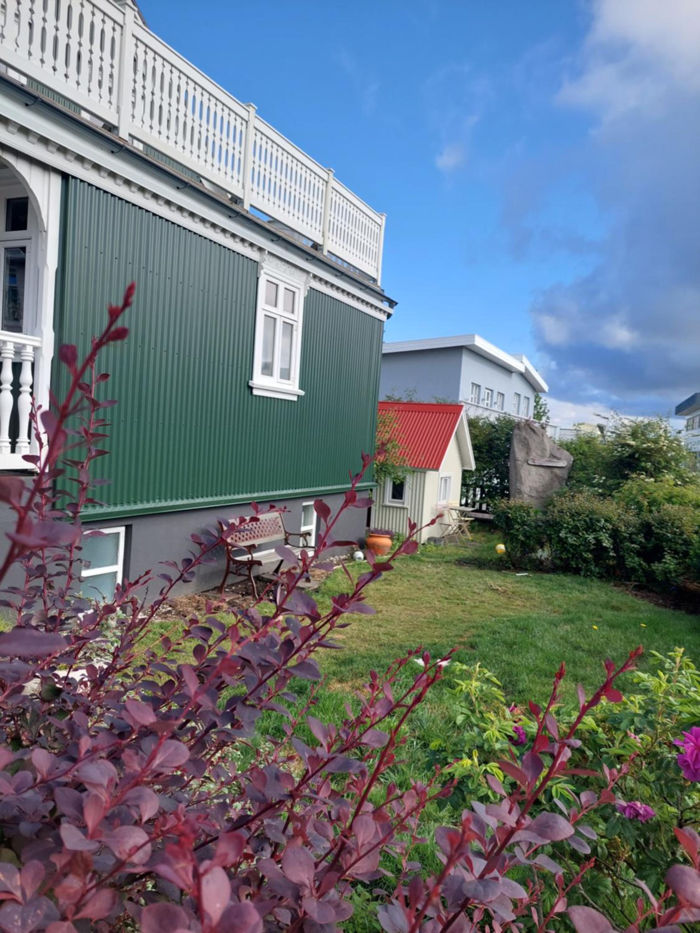 Old Charm Apartment - Keflavík Downtown