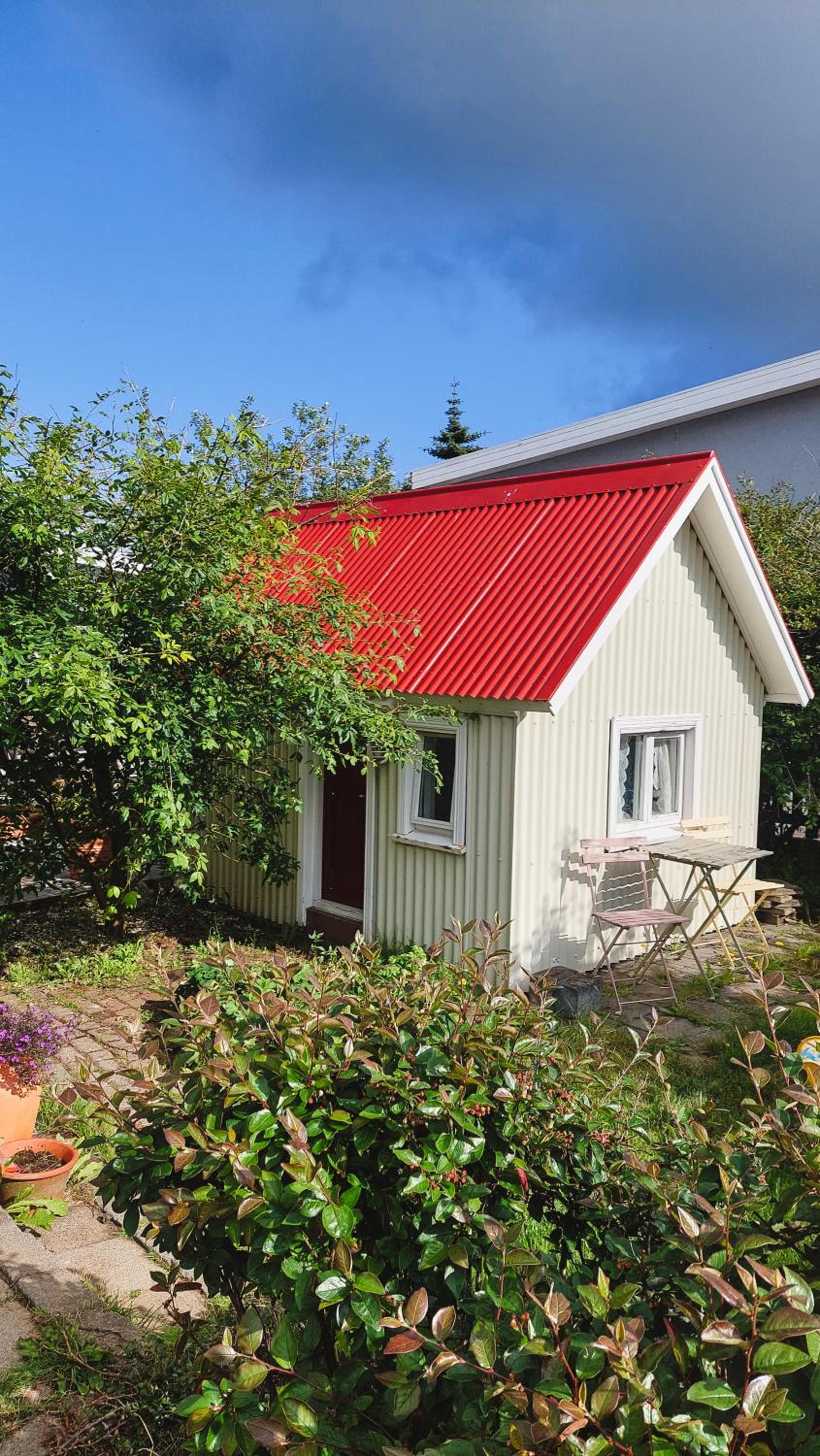 Old Charm Apartment - Keflavík Downtown