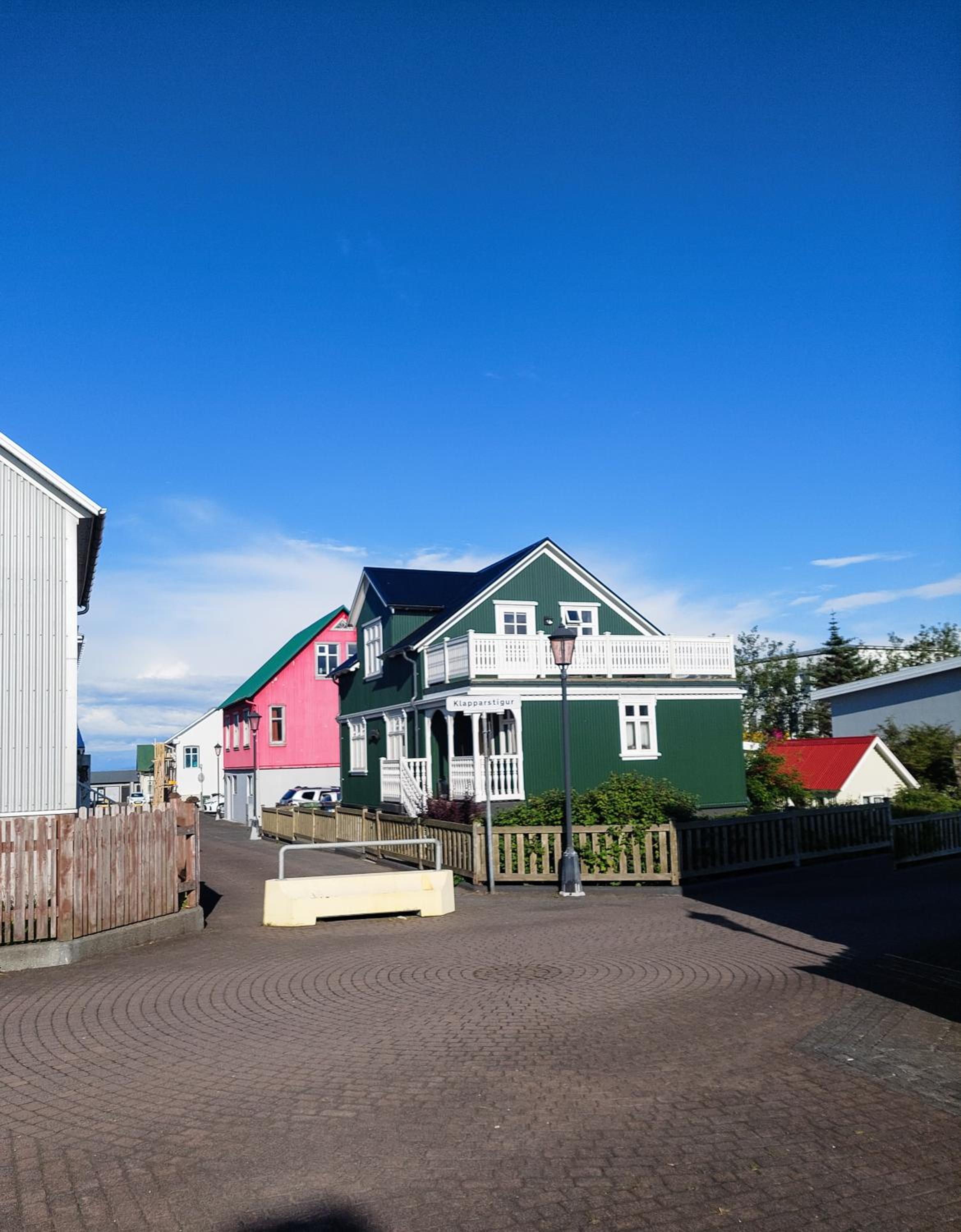 Old Charm Apartment - Keflavík Downtown