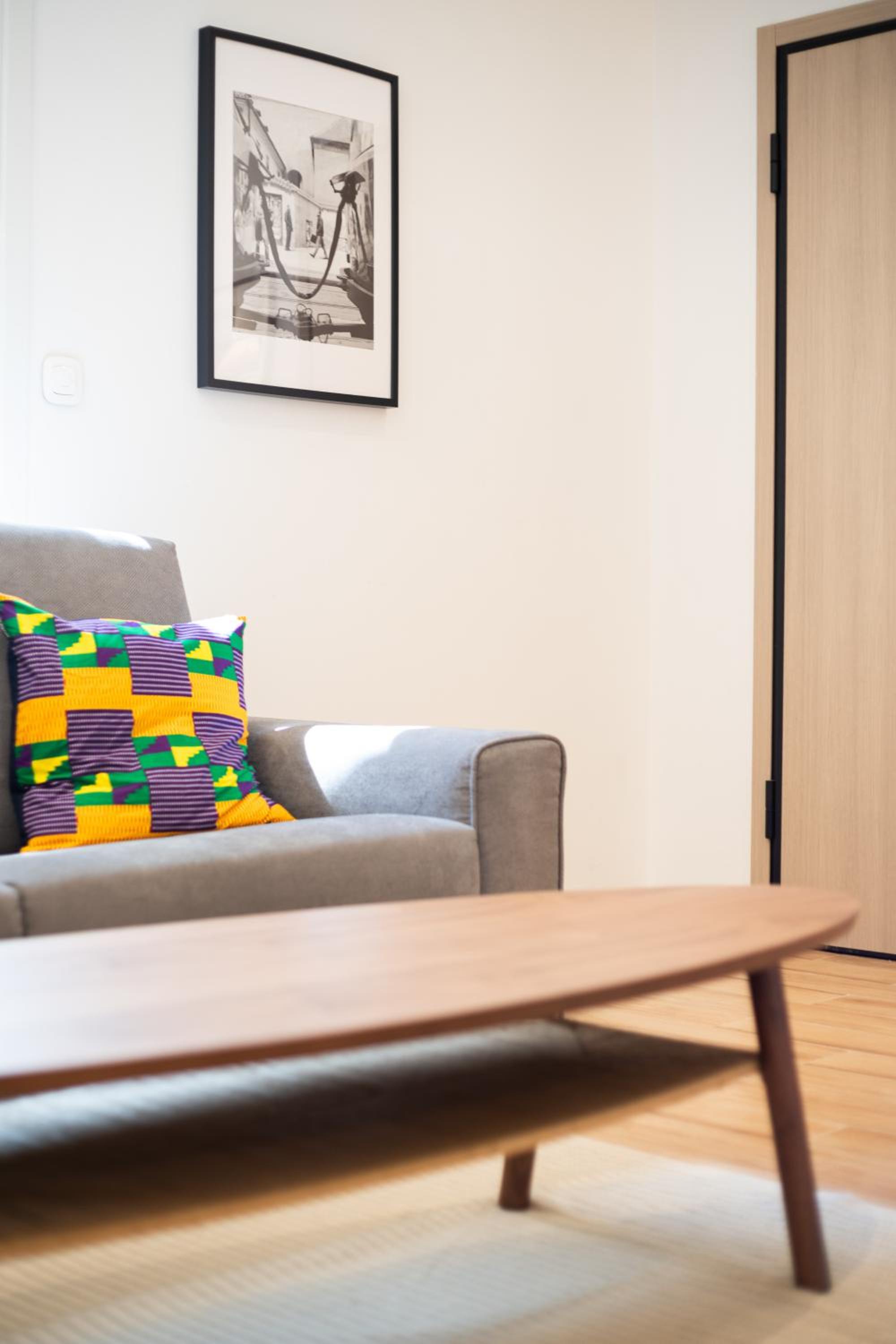 Modern Apartment, Short Walk to Acropolis Sites