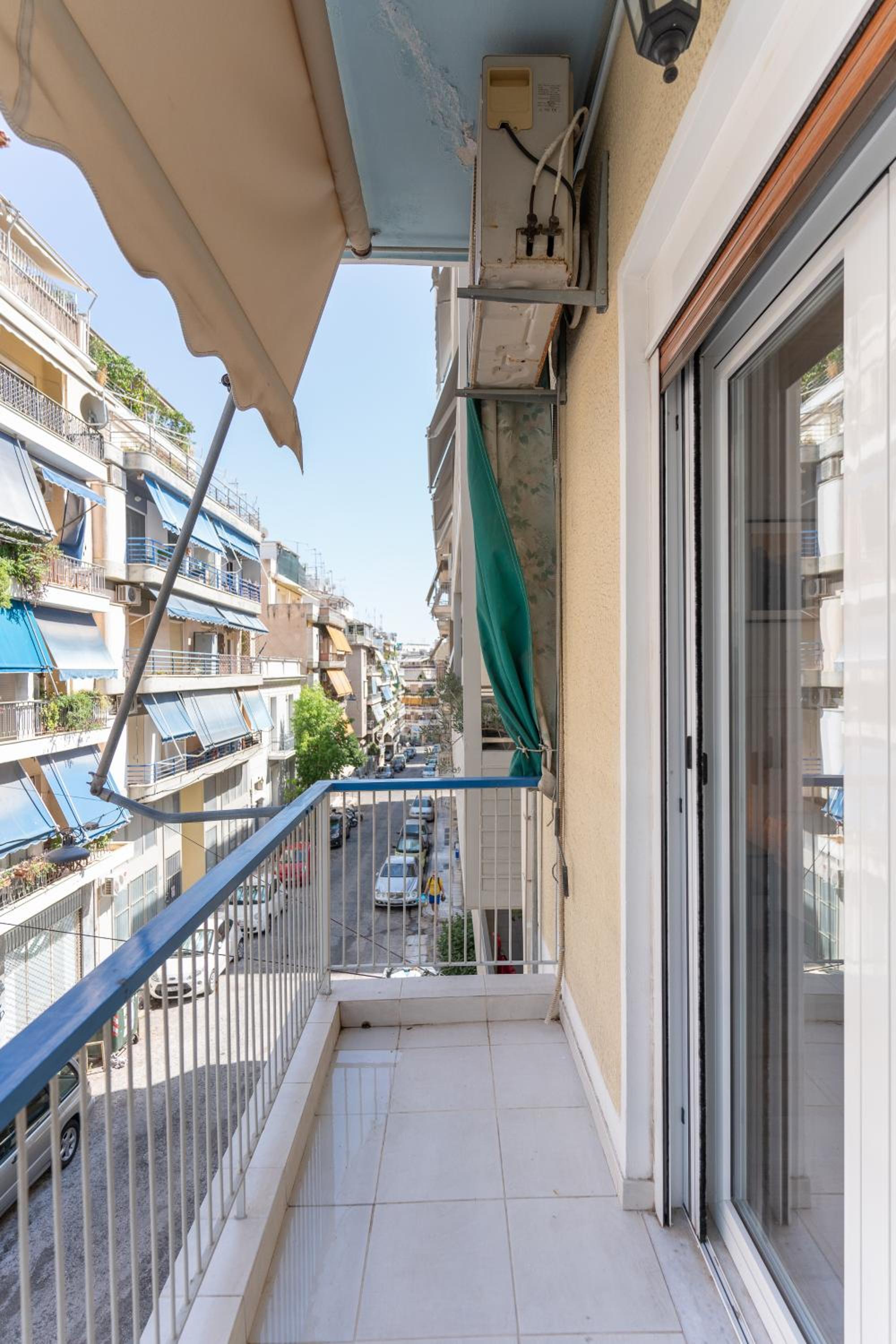 Modern Apartment, Short Walk to Acropolis Sites