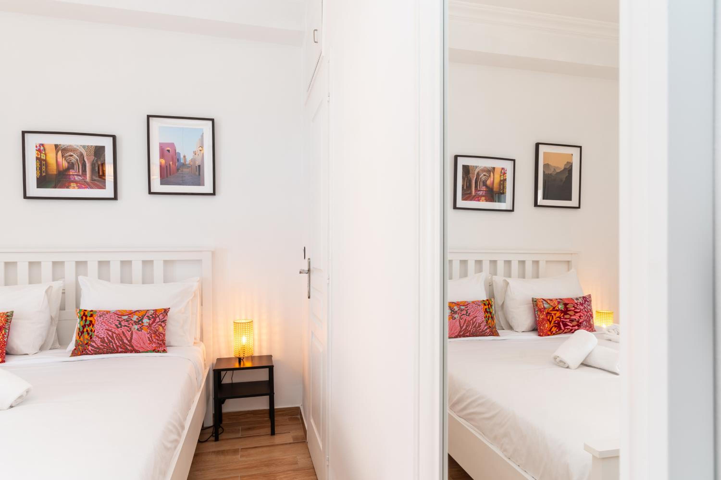 Modern Apartment, Short Walk to Acropolis Sites
