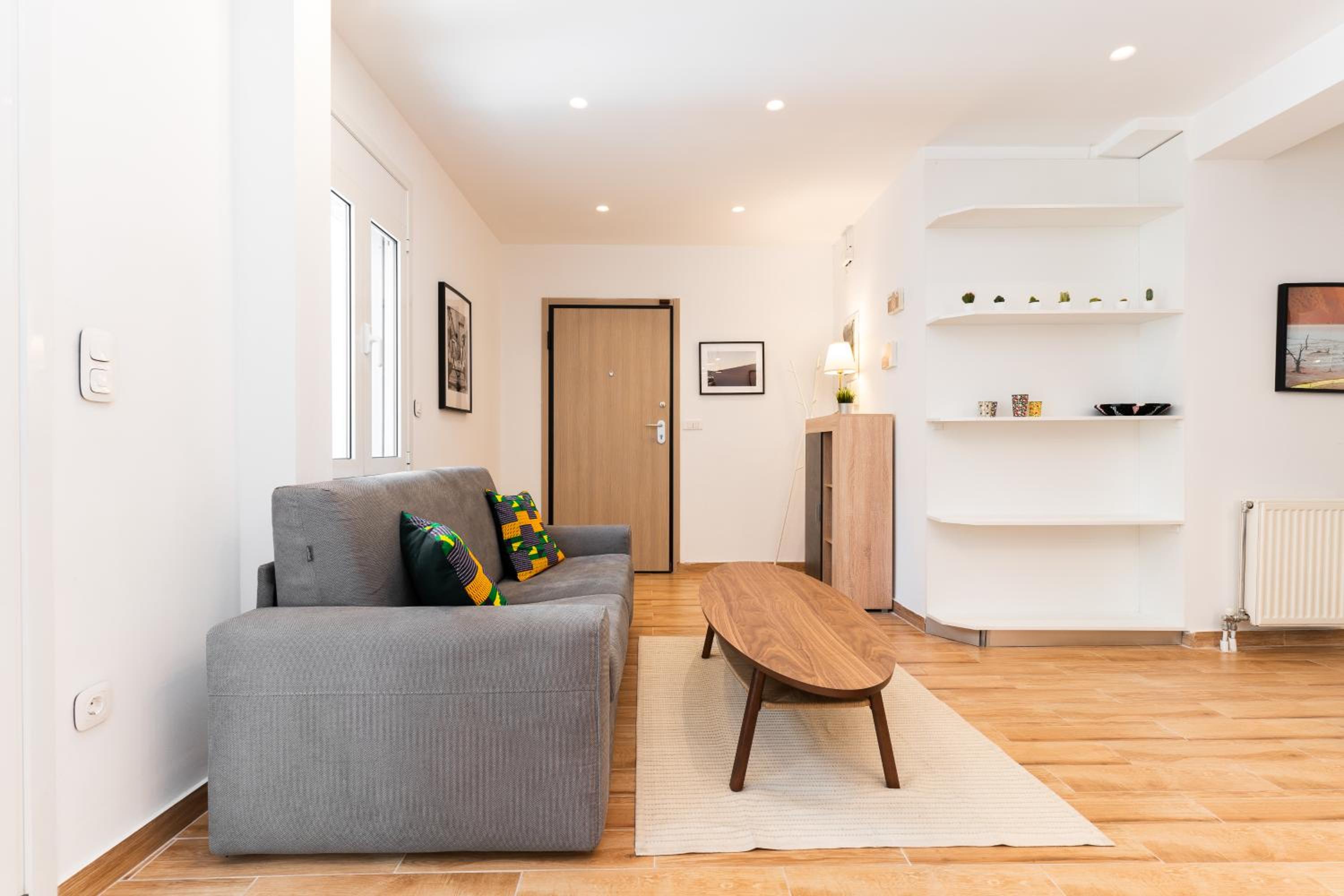 Modern Apartment, Short Walk to Acropolis Sites