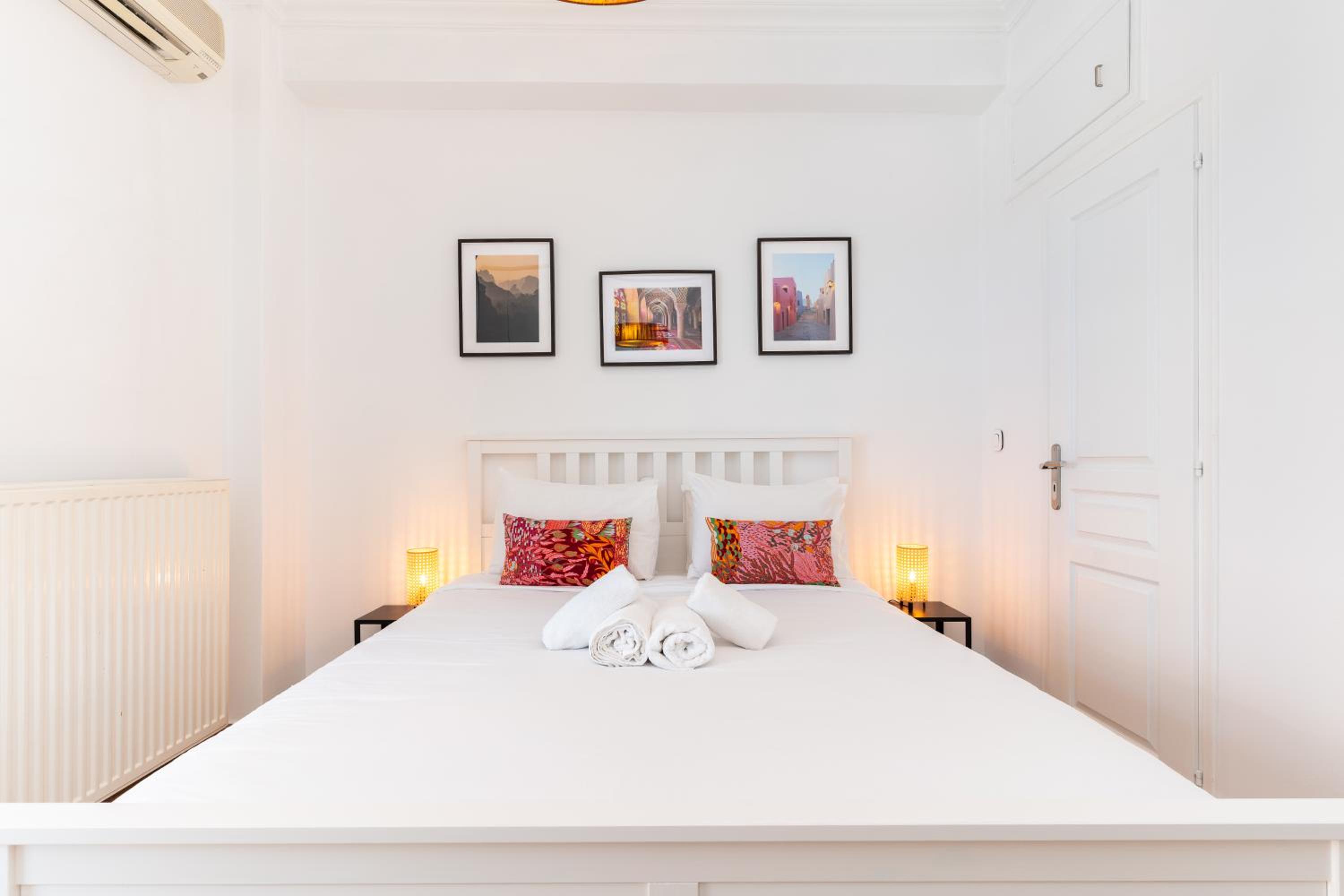 Modern Apartment, Short Walk to Acropolis Sites
