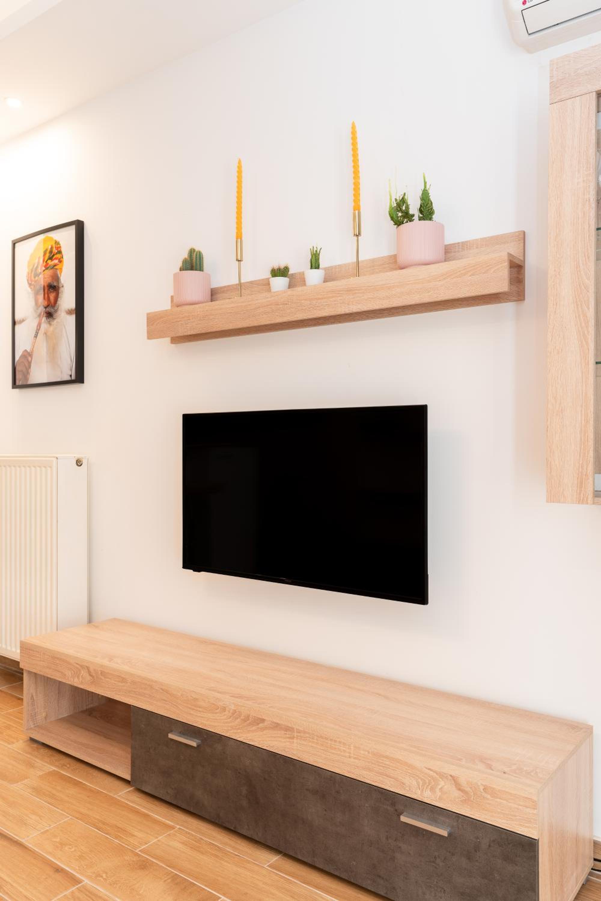 Modern Apartment, Short Walk to Acropolis Sites