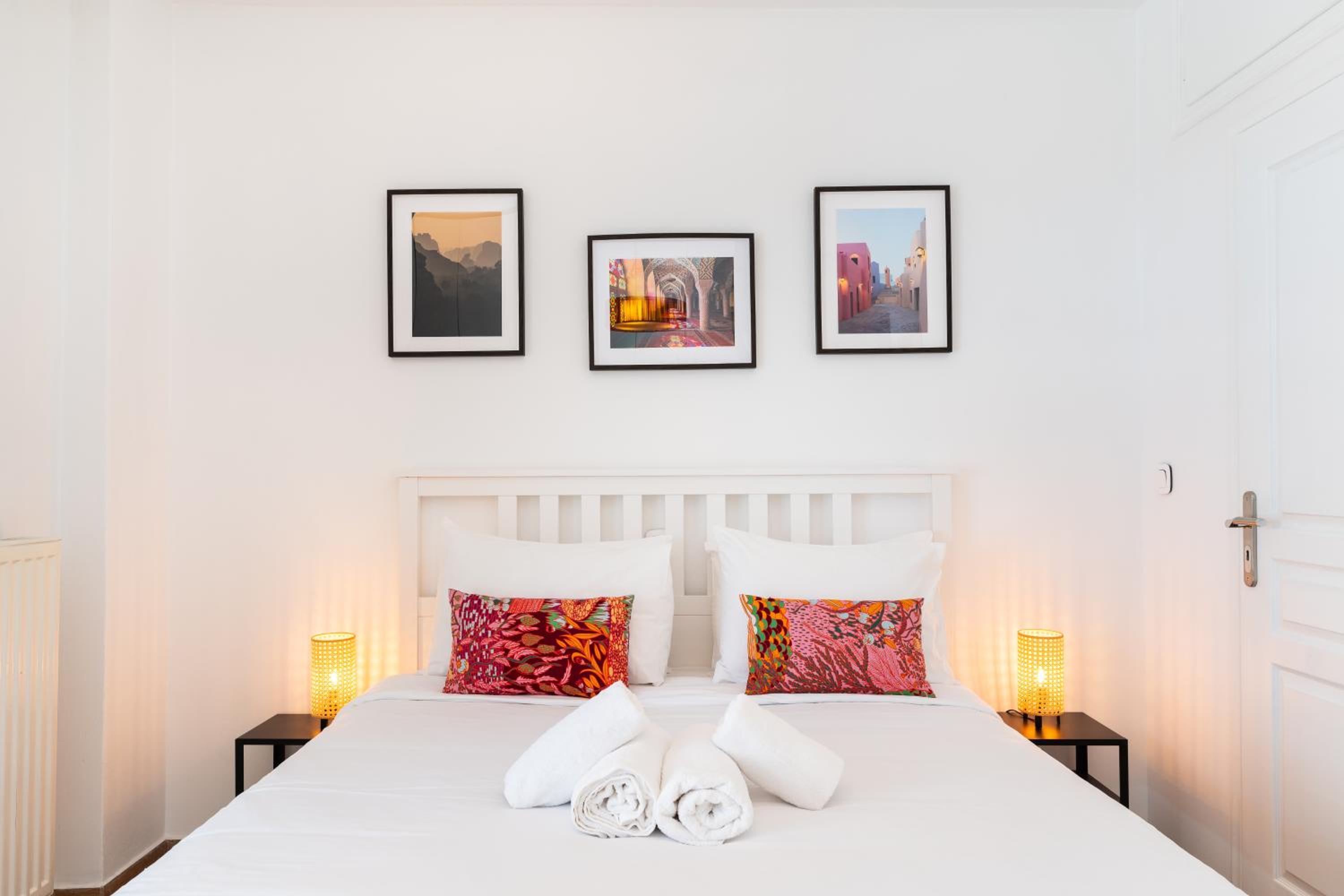 Modern Apartment, Short Walk to Acropolis Sites