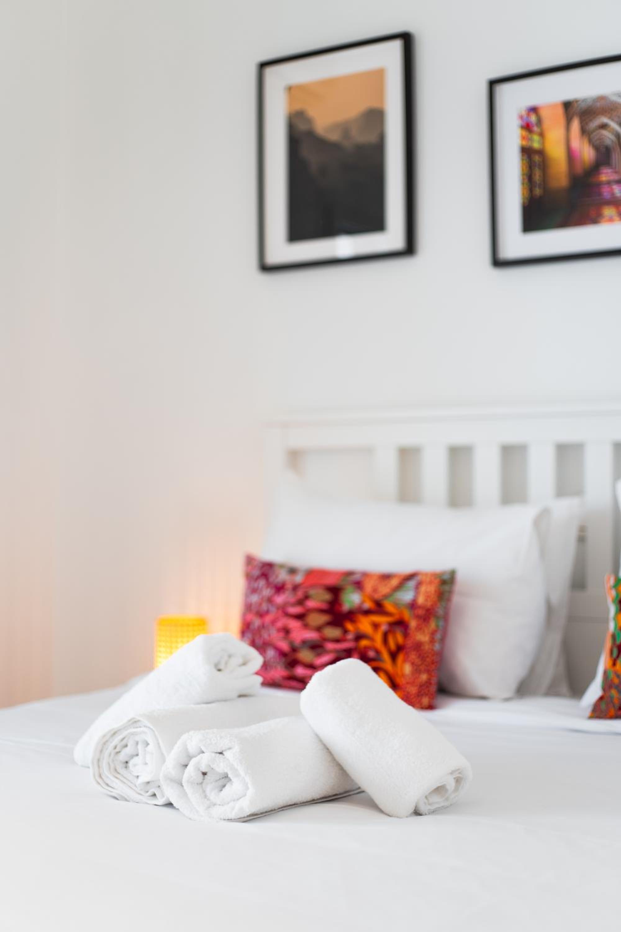 Modern Apartment, Short Walk to Acropolis Sites