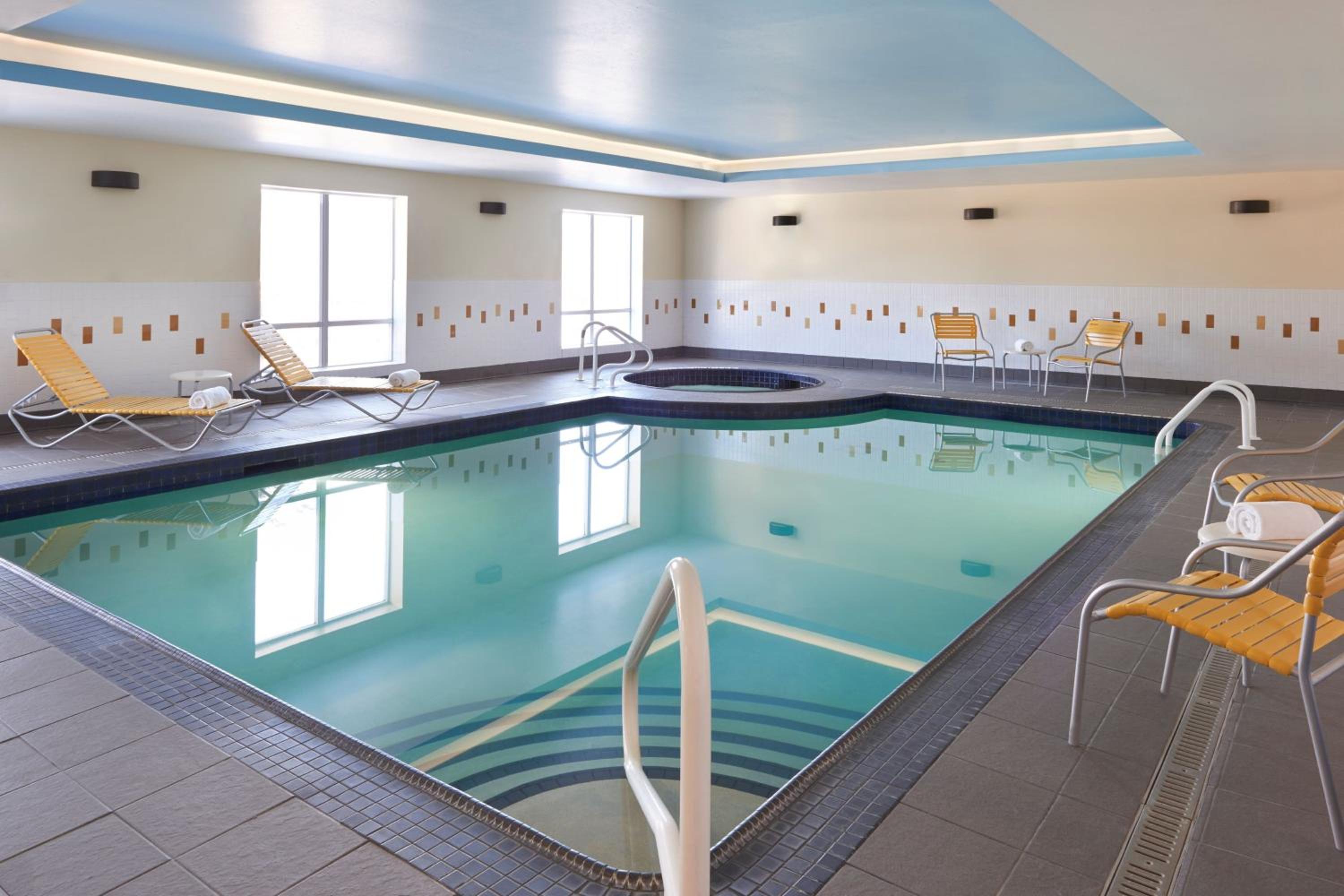 Barrie Vacations - Fairfield Inn  Suites by Marriott Barrie - Property Image 4