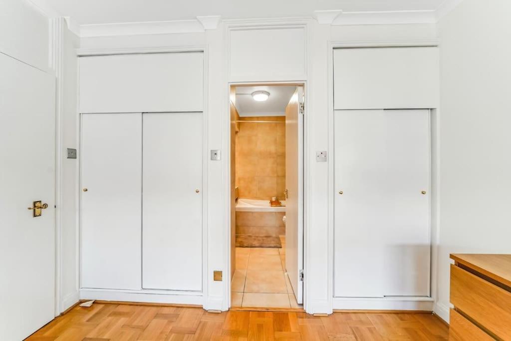 Unique 2 bed 2 bath Victorian flat Regents Park