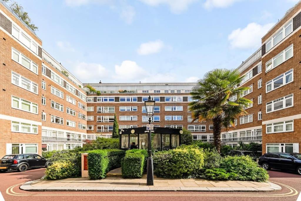 Unique 2 bed 2 bath Victorian flat Regents Park