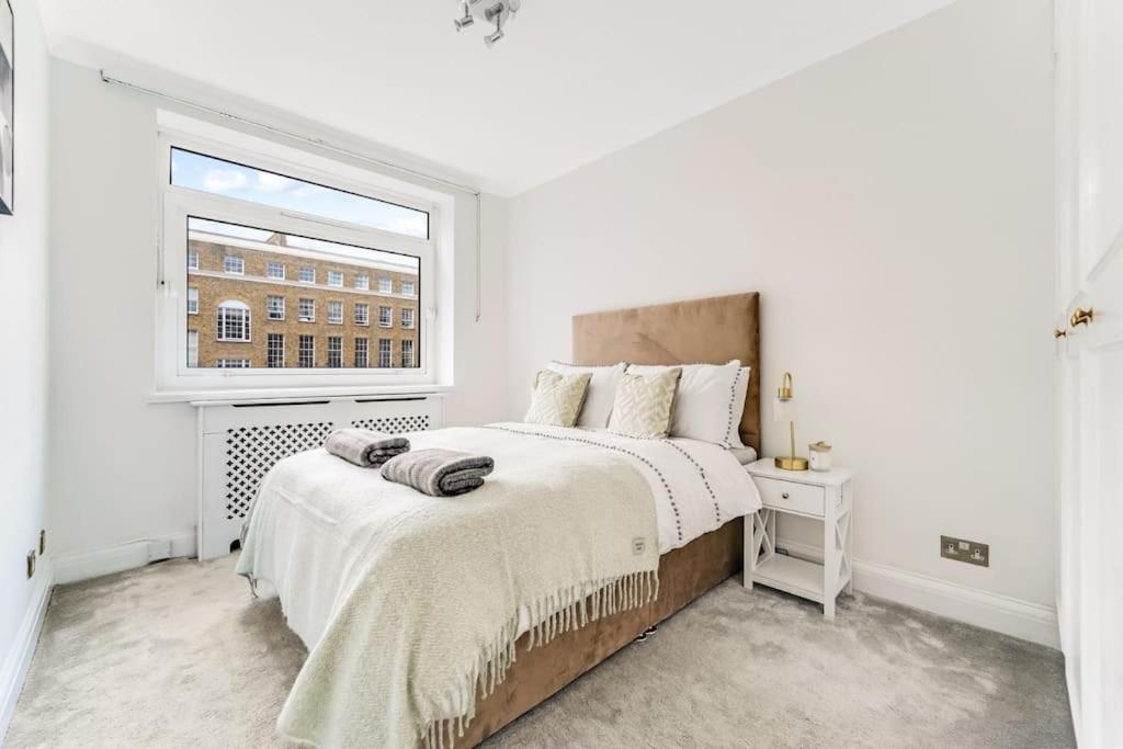 Unique 2 bed 2 bath Victorian flat Regents Park
