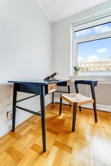 Unique 2 bed 2 bath Victorian flat Regents Park