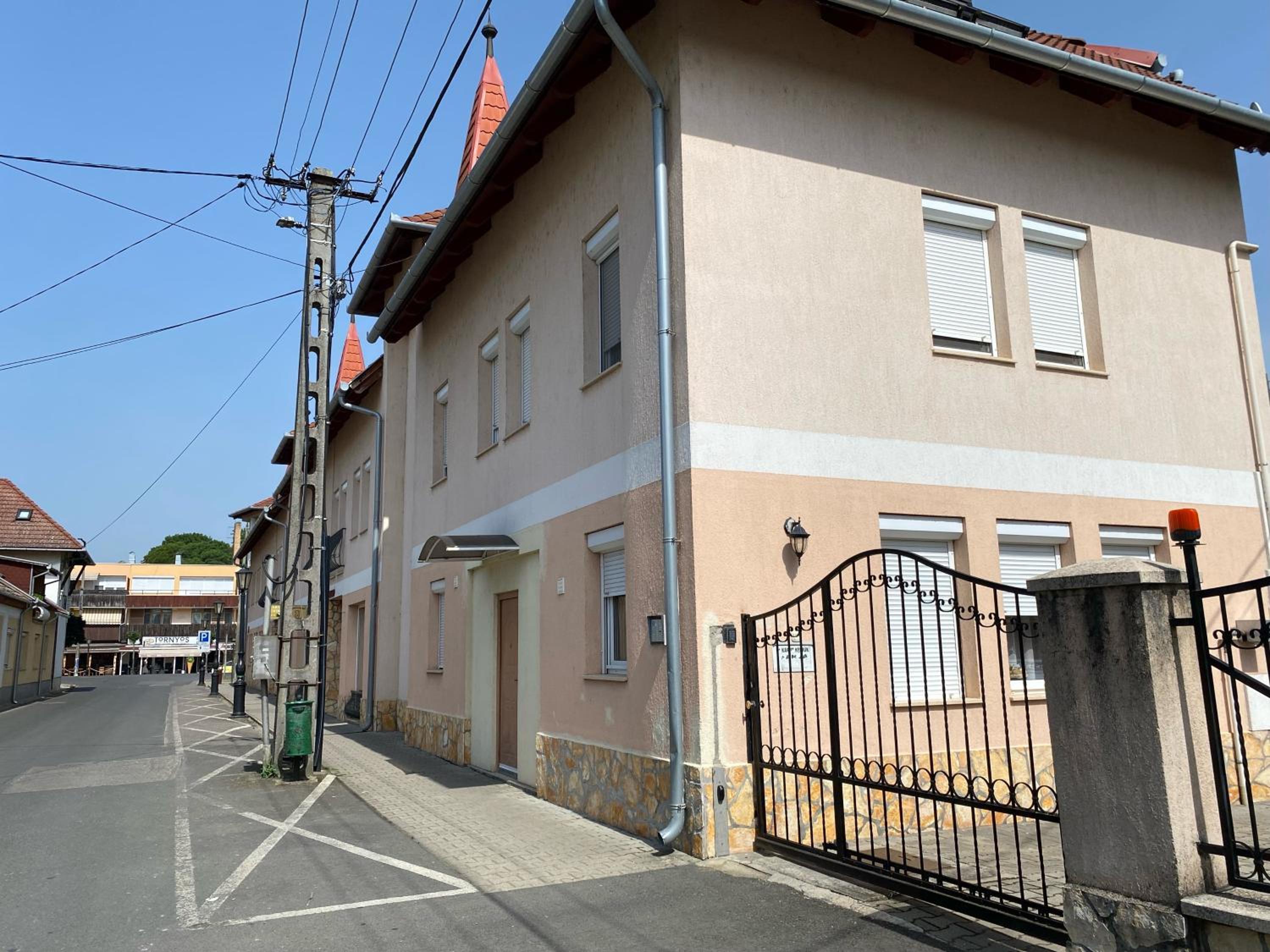 Photo 10