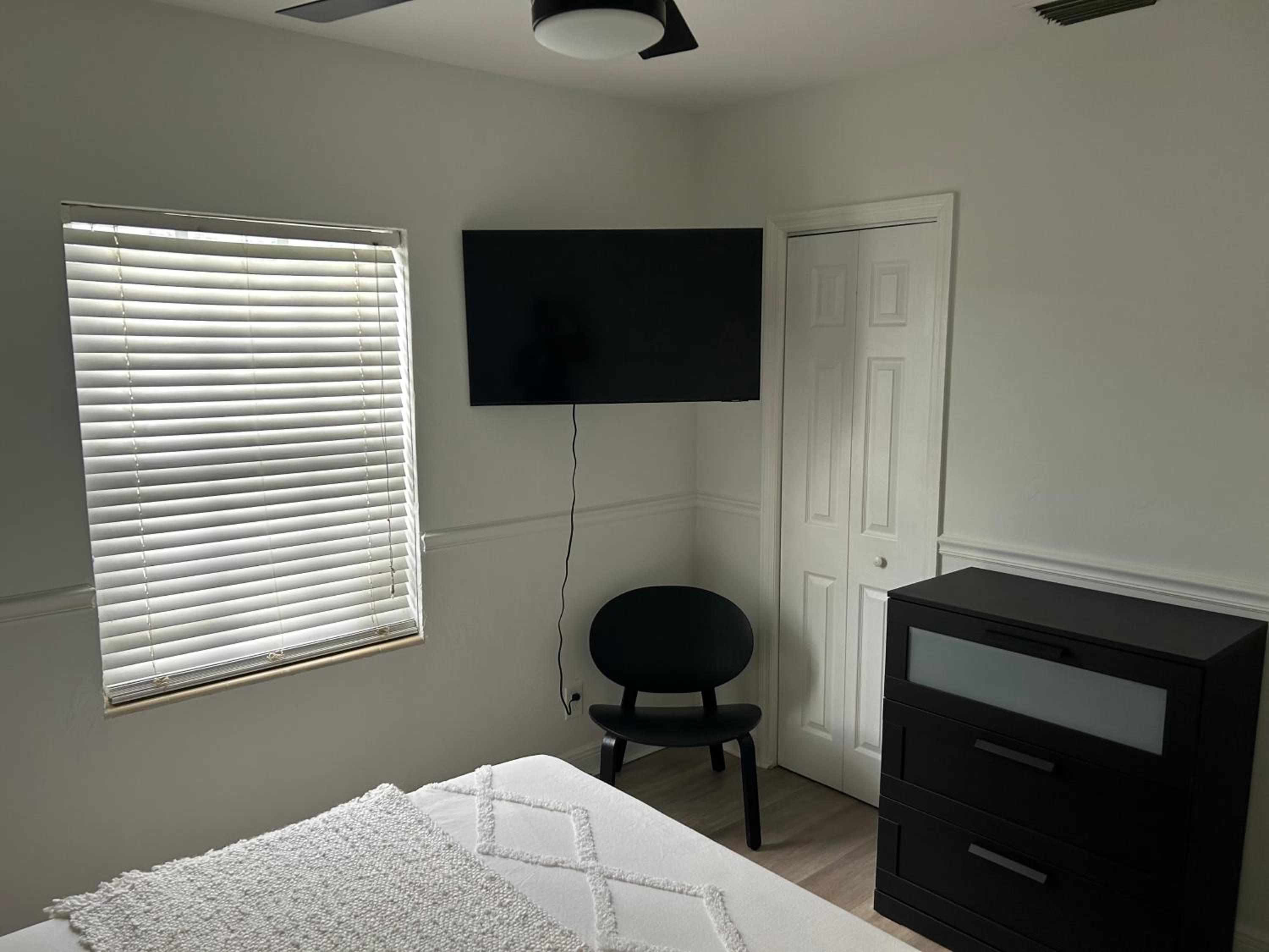 Amazing 3-bedroom modern home in Coral Gables area