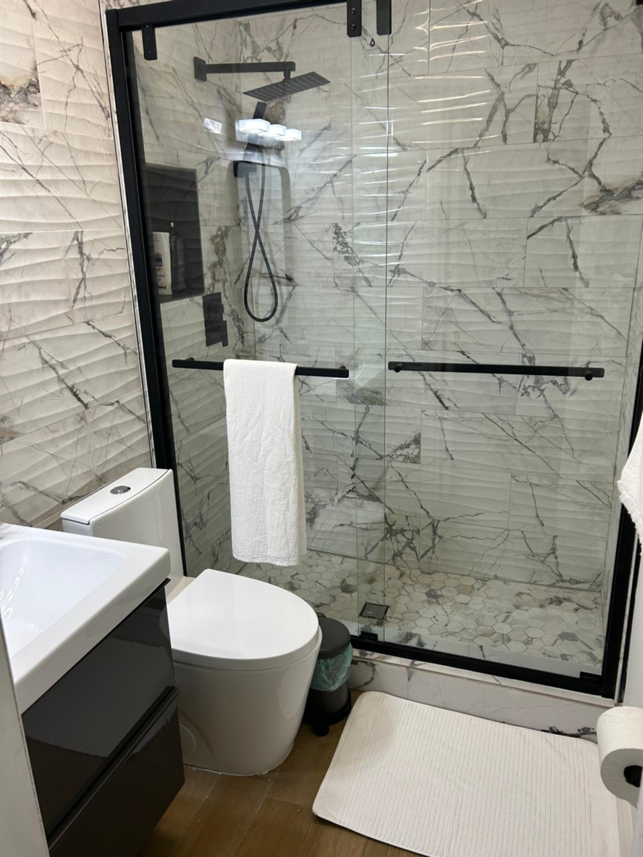 Amazing 3-bedroom modern home in Coral Gables area