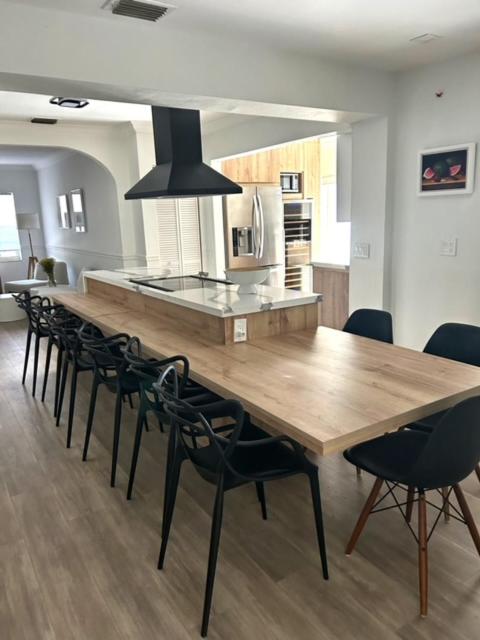 Amazing 3-bedroom modern home in Coral Gables area