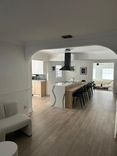 Amazing 3-bedroom modern home in Coral Gables area