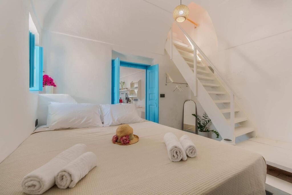 Cycladic traditional house with view photo 5