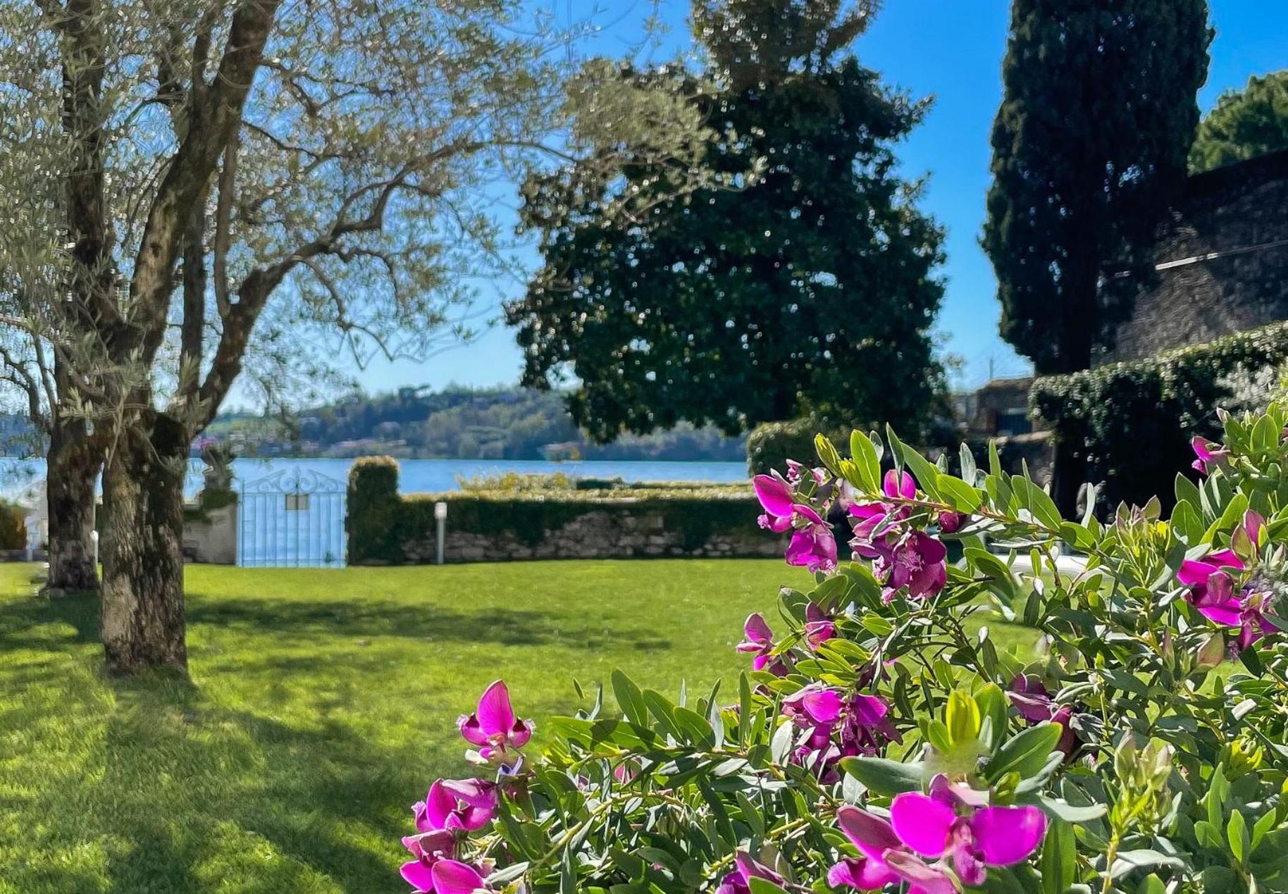 Luxury Lakeside Apartment right on the water view 4