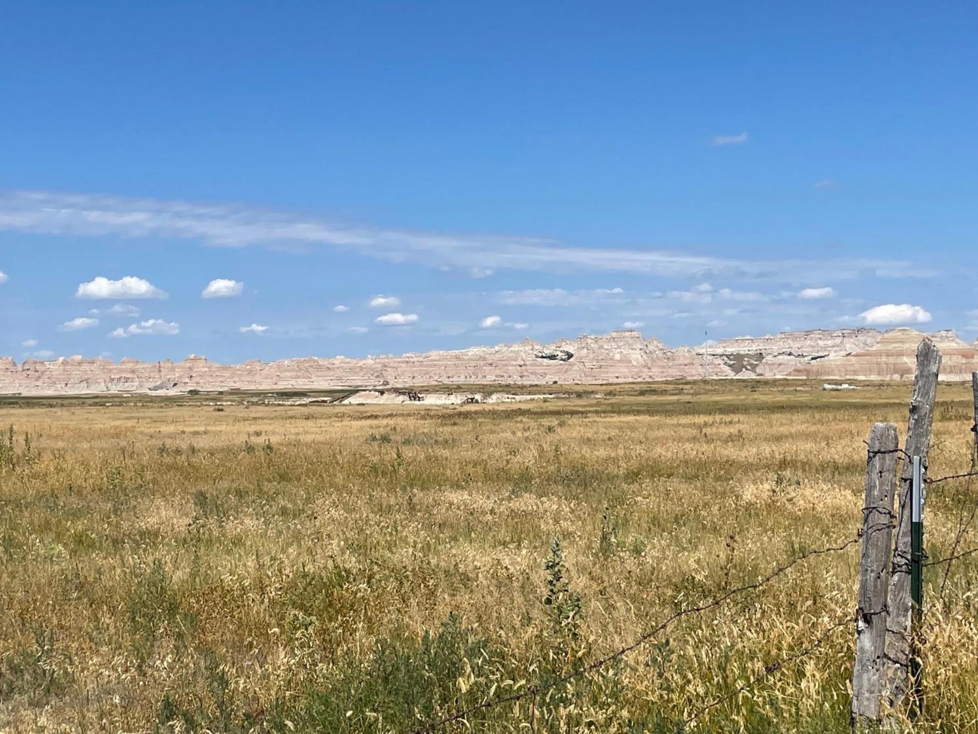 Badlands Hotel & Campground