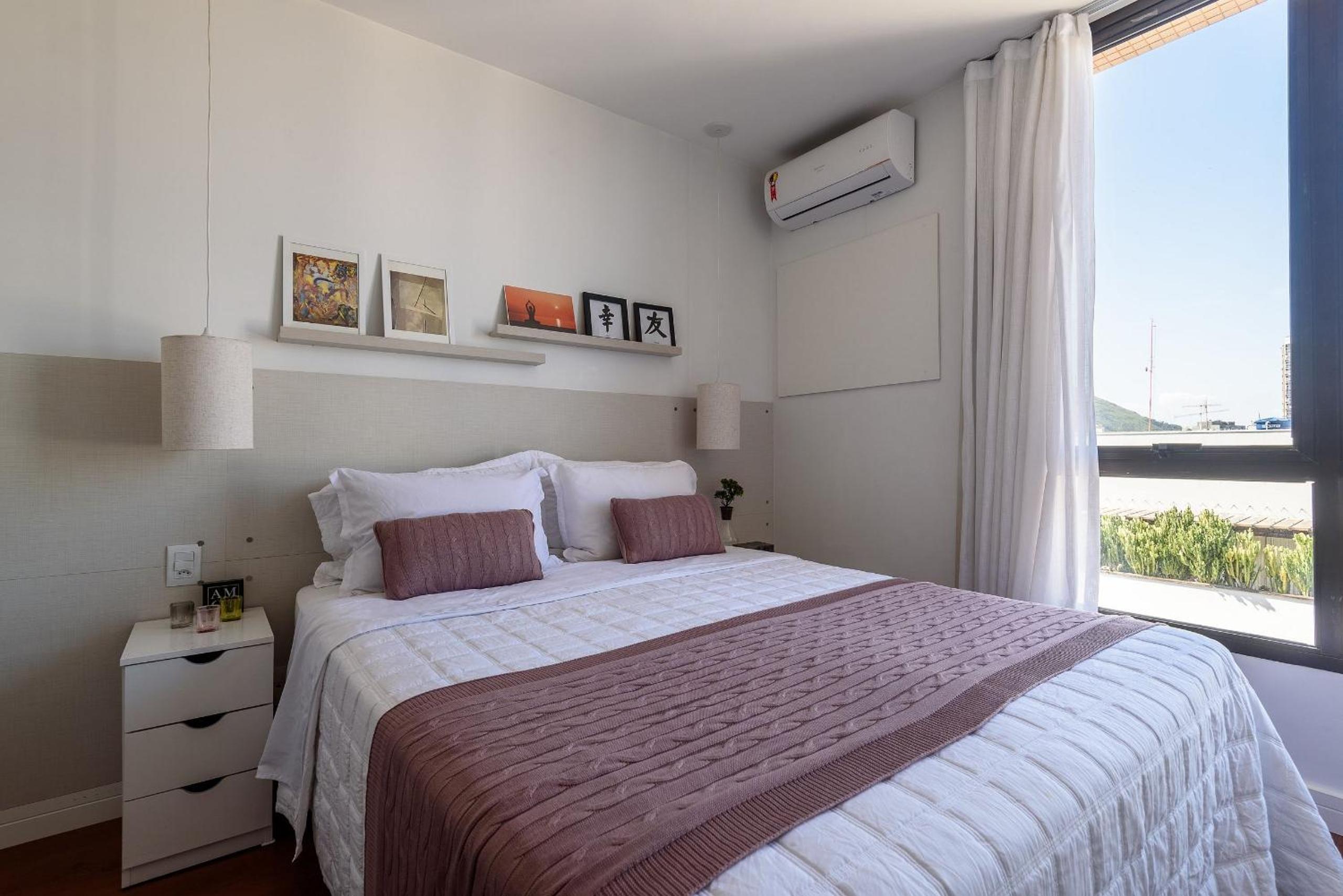 Flat com varanda, vista mar e Cristo