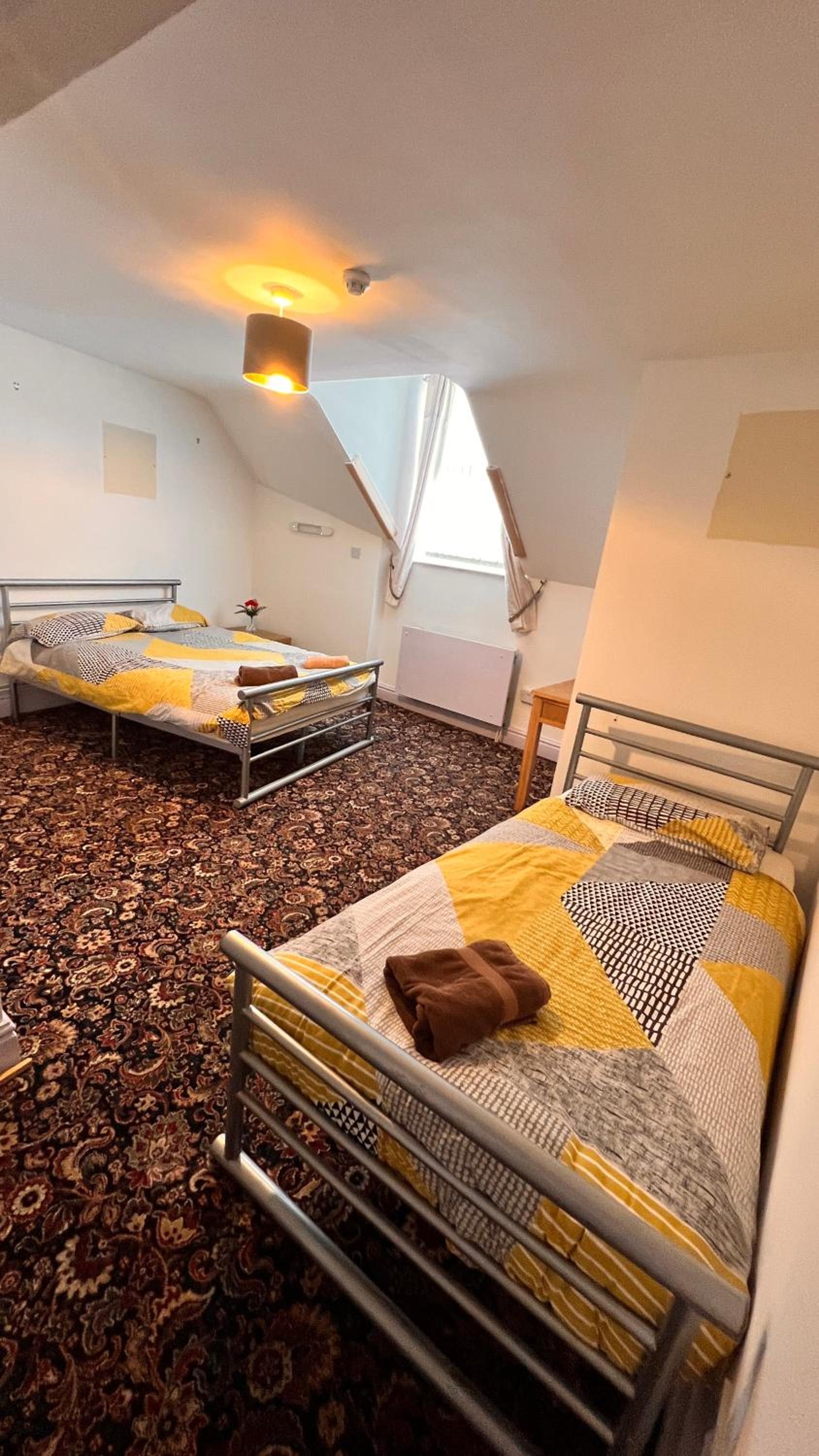 Castle Lodge Guest House 86-88 Sheil Rd L6 3AF view 5