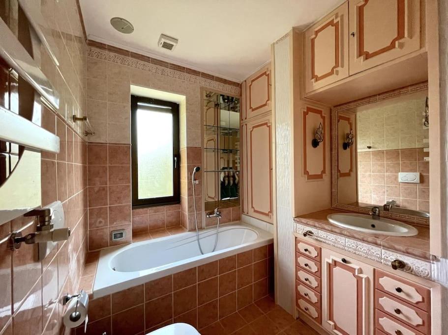 Superb Flat in a green quiet area of Rome, Terrace