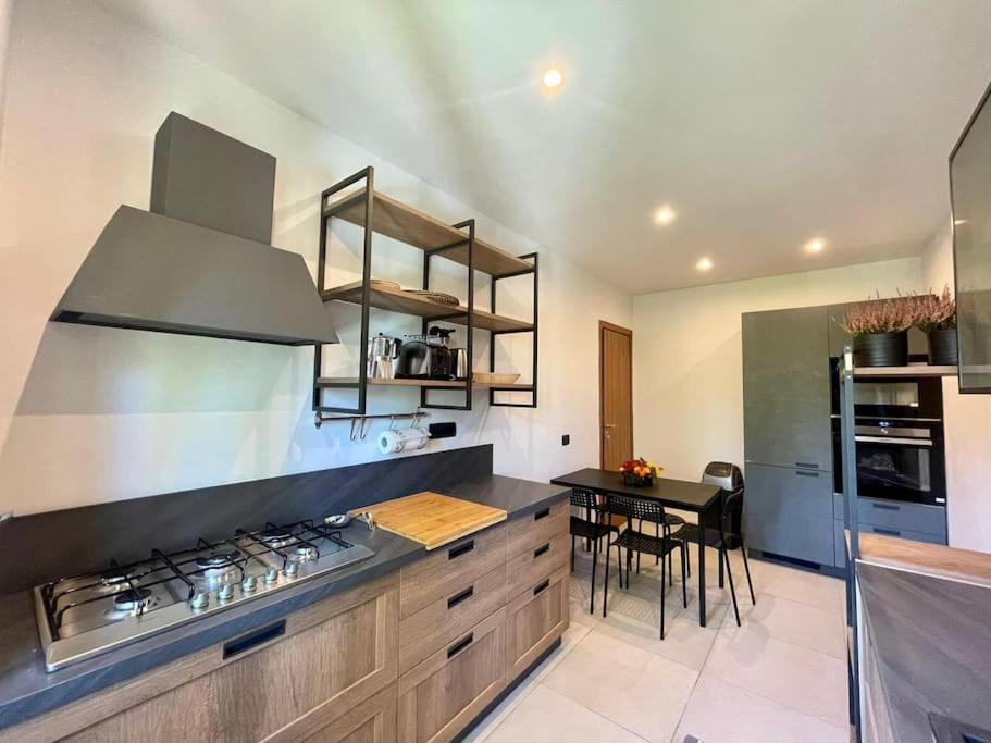 Superb Flat in a green quiet area of Rome, Terrace