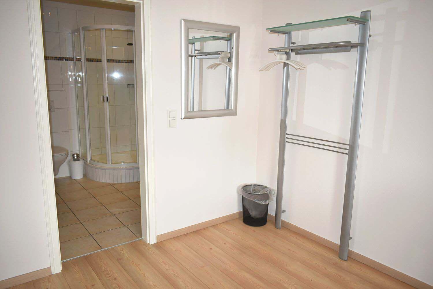 Photo 33