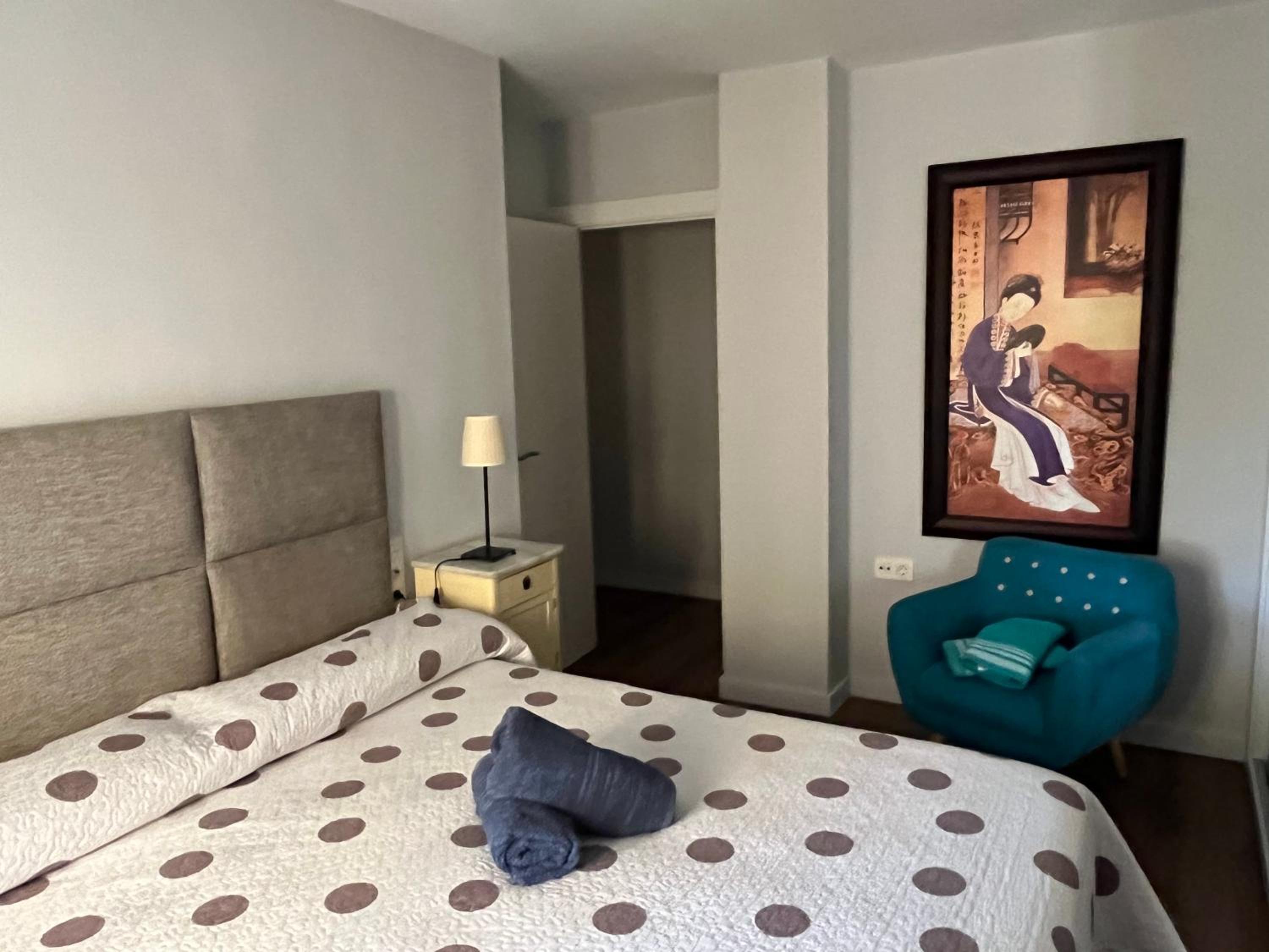 PISO JUNTO PALACIO CONGRESOS Y METRO, CENTRICO CON PISCINA