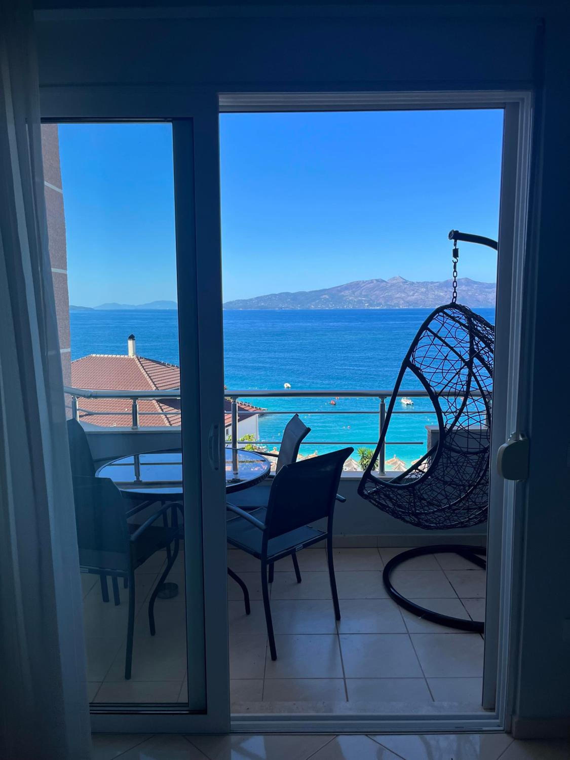 Sunflower Sea View Apartment
