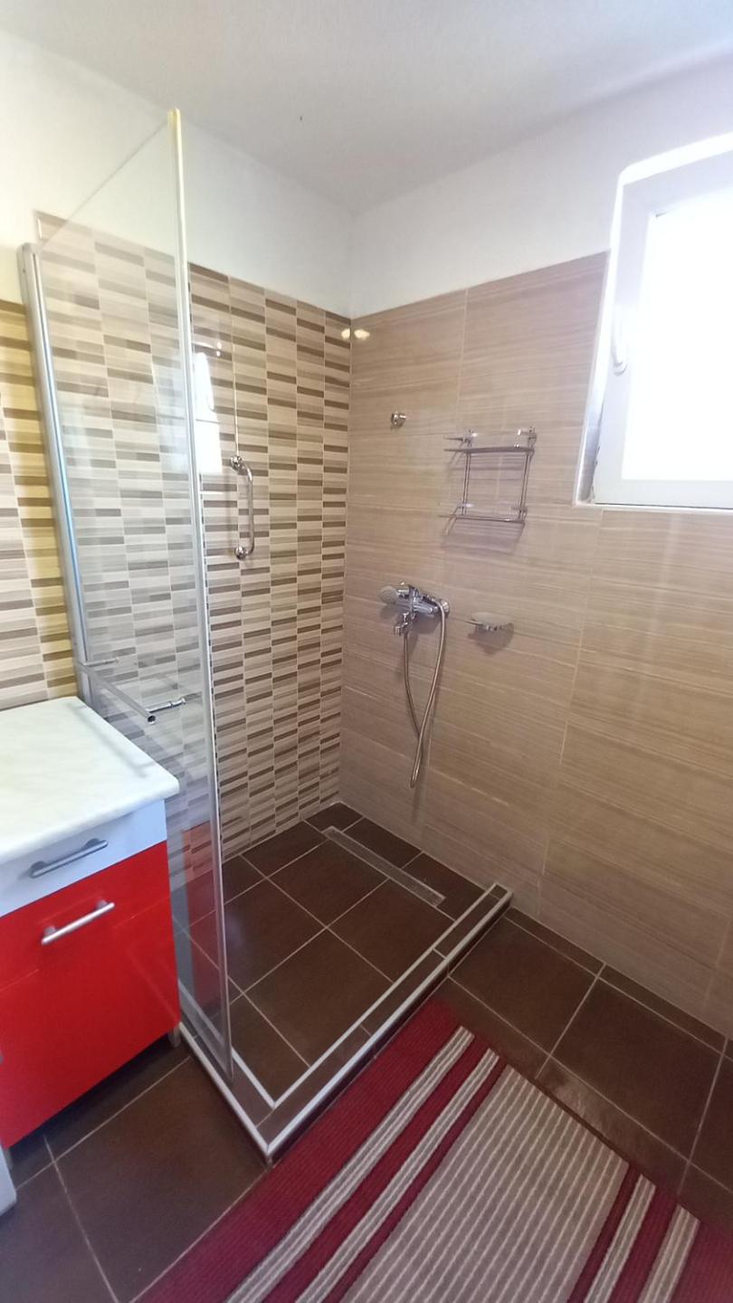 Vila Ejna , Misevici